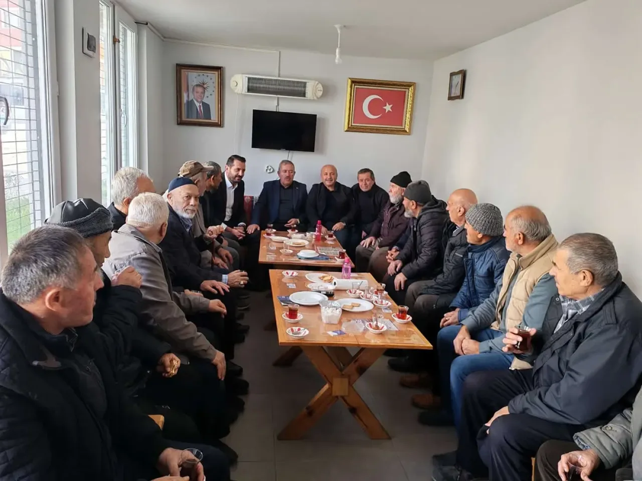 Akyurt AK Parti İlçe Başkanı, Yeşiltepe Mahallesi'nde Vatandaşlarla Buluştu Akyurt AK Parti İlçe Başkanı, Yeşiltepe Mahallesi'nde Vatandaşlarla Buluştu