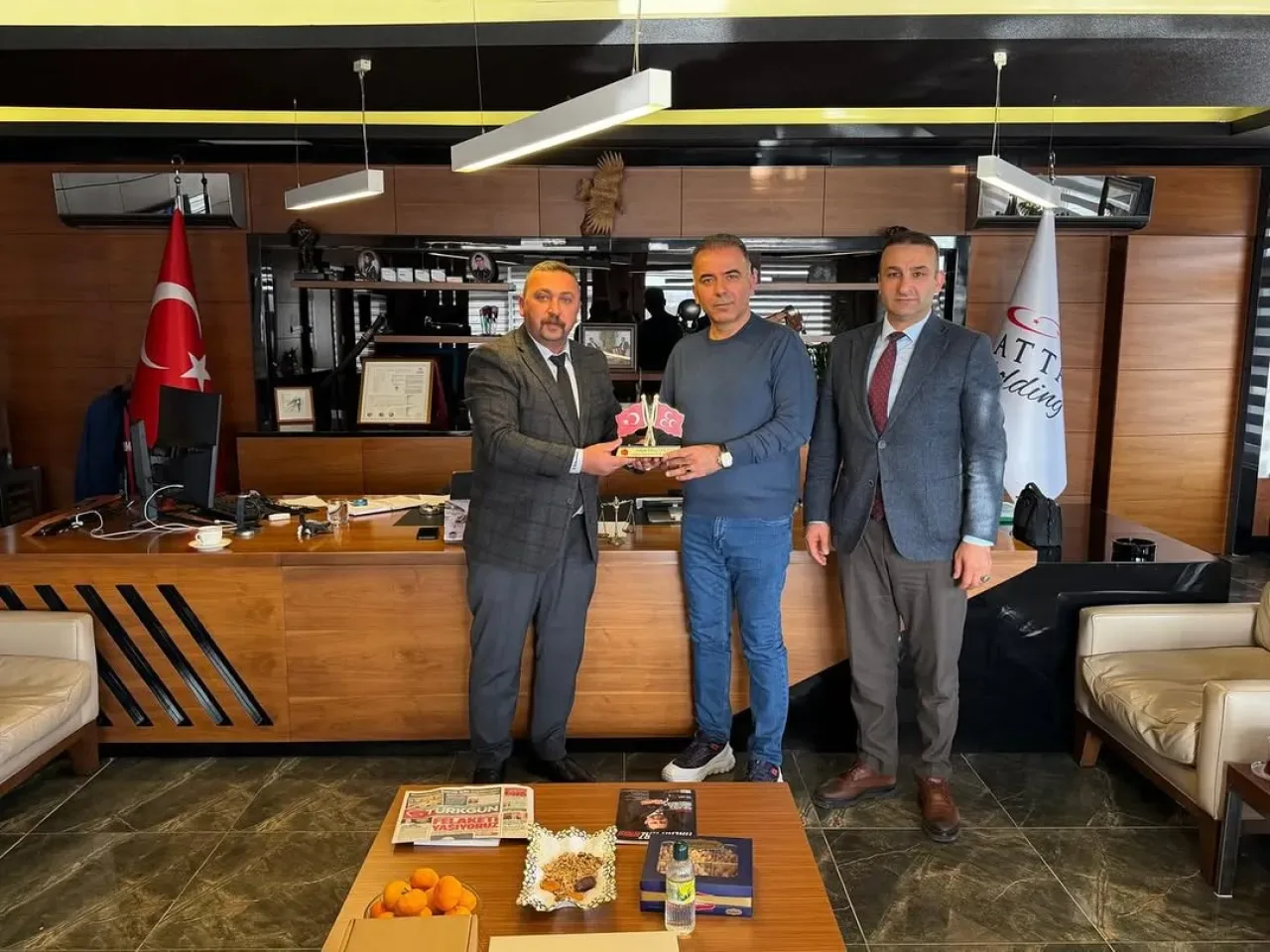 MHP Akyurt İlçe Başkanı Yalçın Yalçınkaya, TURK İlaç Yönetim Kurulu Başkanı'nı Ziyaret Etti MHP Akyurt İlçe Başkanı Yalçın Yalçınkaya, TURK İlaç Yönetim Kurulu Başkanı'nı Ziyaret Etti