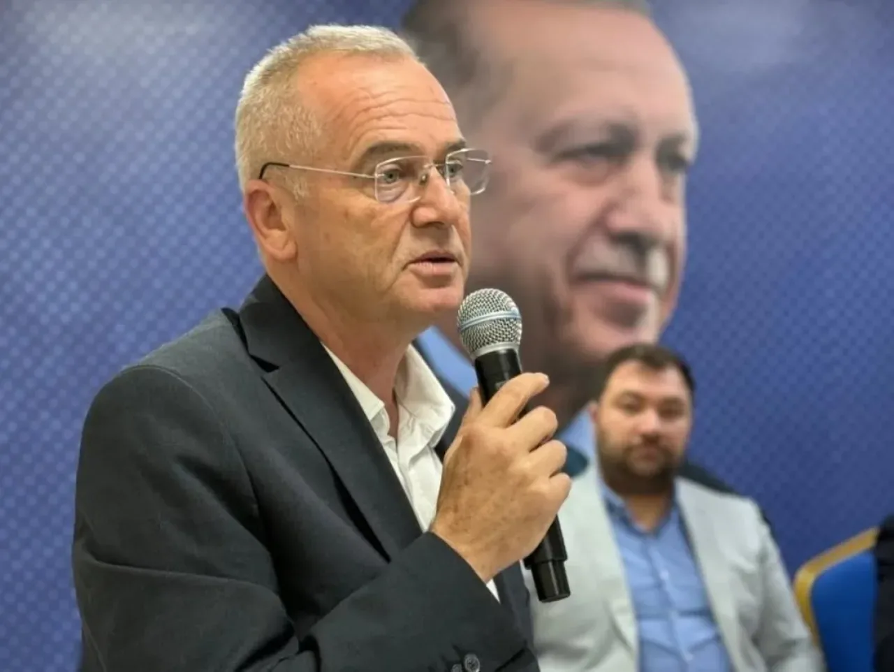 AK Parti Silivri'de Seçim Stratejileri ve Projeler Görüşüldü AK Parti Silivri'de Seçim Stratejileri ve Projeler Görüşüldü