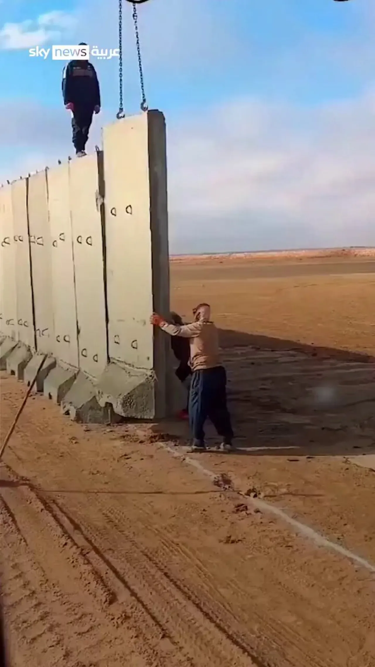 Irak, Suriye Sınırına Duvarla Güvenlik Önlemi Alıyor Irak, Suriye Sınırına Duvarla Güvenlik Önlemi Alıyor