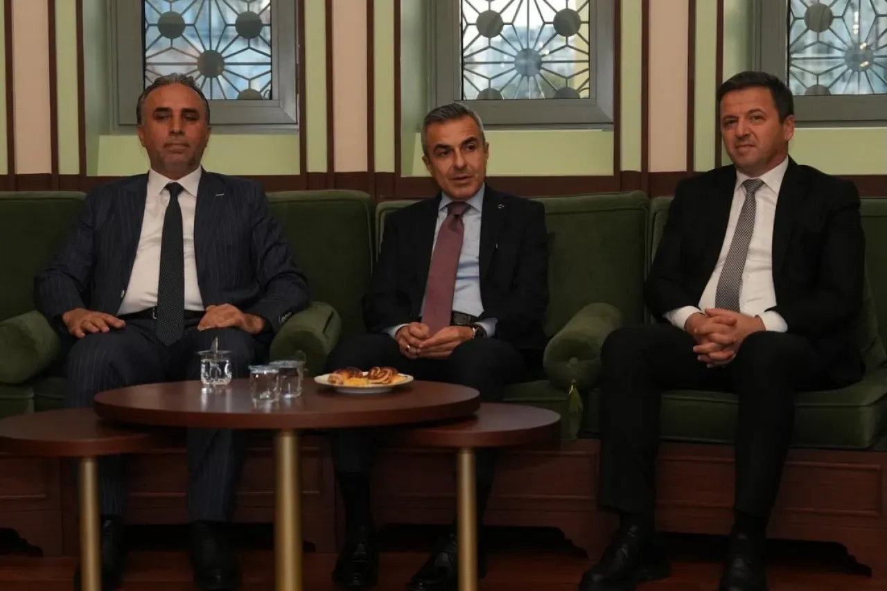 Beyoğlu'nda "Dostluğun Sesi: Fethi Gemuhluoğlu" Programı Düzenlendi Beyoğlu'nda "Dostluğun Sesi: Fethi Gemuhluoğlu" Programı Düzenlendi