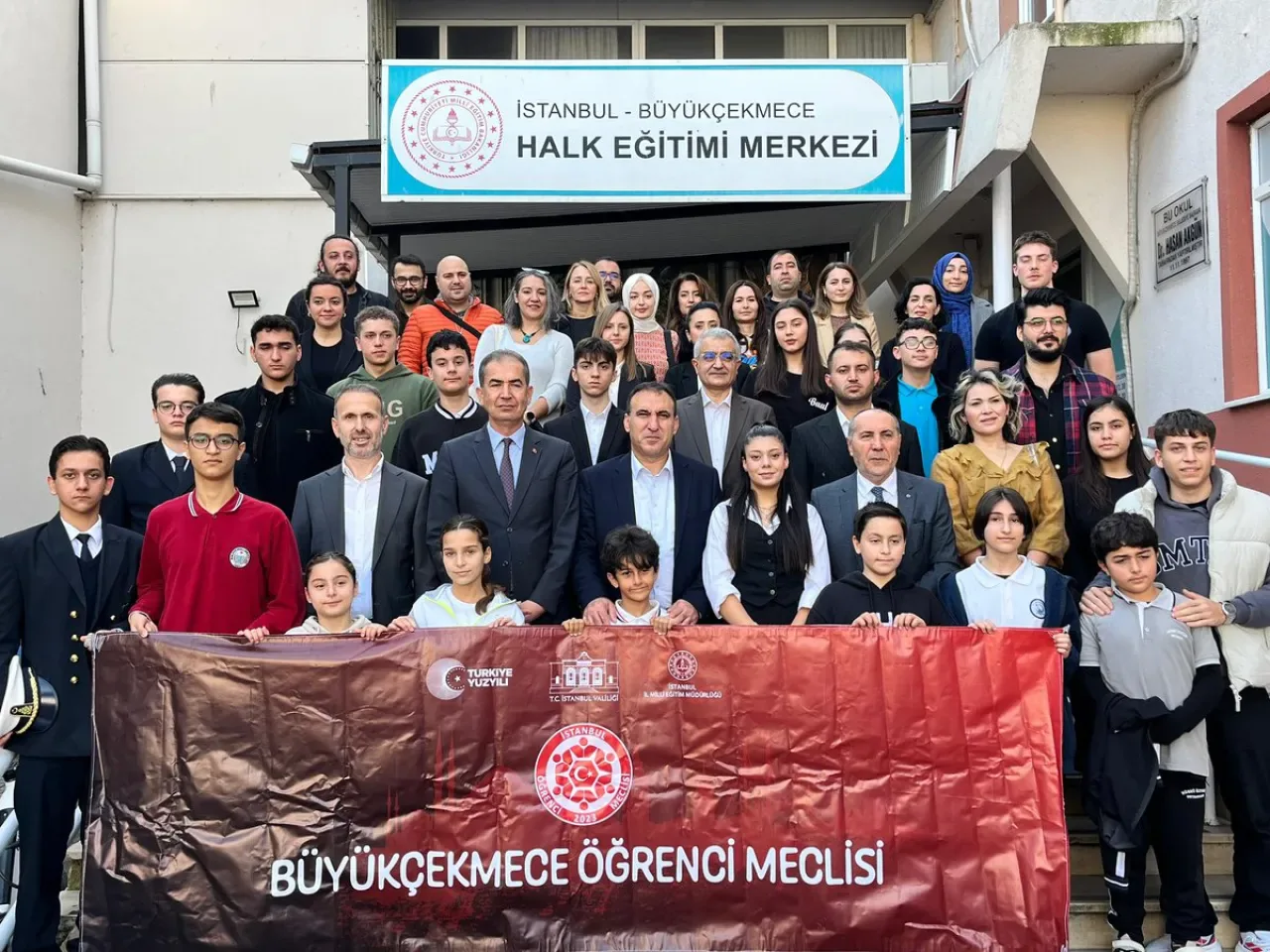 Büyükçekmece'de İlçe Öğrenci Meclisi Seçimi Tamamlandı Büyükçekmece'de İlçe Öğrenci Meclisi Seçimi Tamamlandı