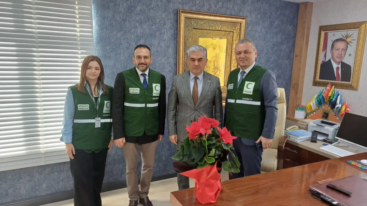 Bakırköy İlçe Millî Eğitim Müdürü Dr. Kürşat Arzuoğlu'na 24 Kasım Öğretmenler Günü'nde Ziyaret Bakırköy İlçe Millî Eğitim Müdürü Dr. Kürşat Arzuoğlu'na 24 Kasım Öğretmenler Günü'nde Ziyaret