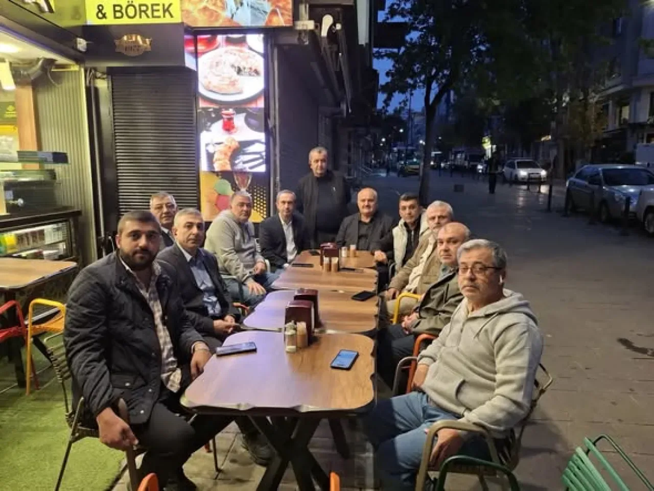 İstanbul Taksiciler Esnaf Odası Başkanı Eyüp Aksu, Fatih'teki Durak Ziyaretini Değerlendirdi İstanbul Taksiciler Esnaf Odası Başkanı Eyüp Aksu, Fatih'teki Durak Ziyaretini Değerlendirdi