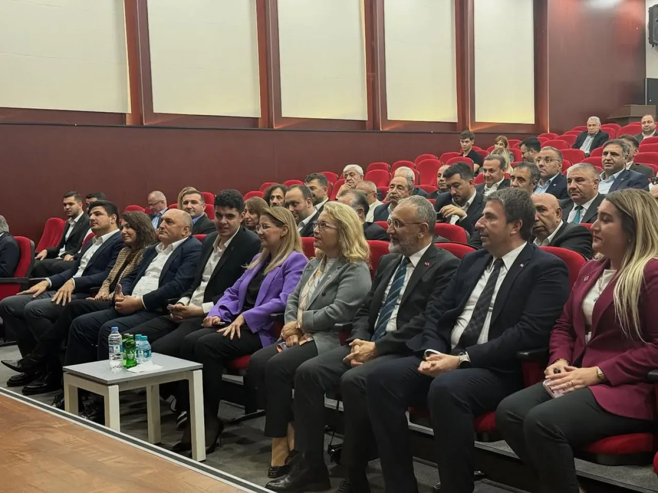 CHP'de 39. Olağan Kurultay Hazırlıkları İstanbul'da Başladı CHP'de 39. Olağan Kurultay Hazırlıkları İstanbul'da Başladı