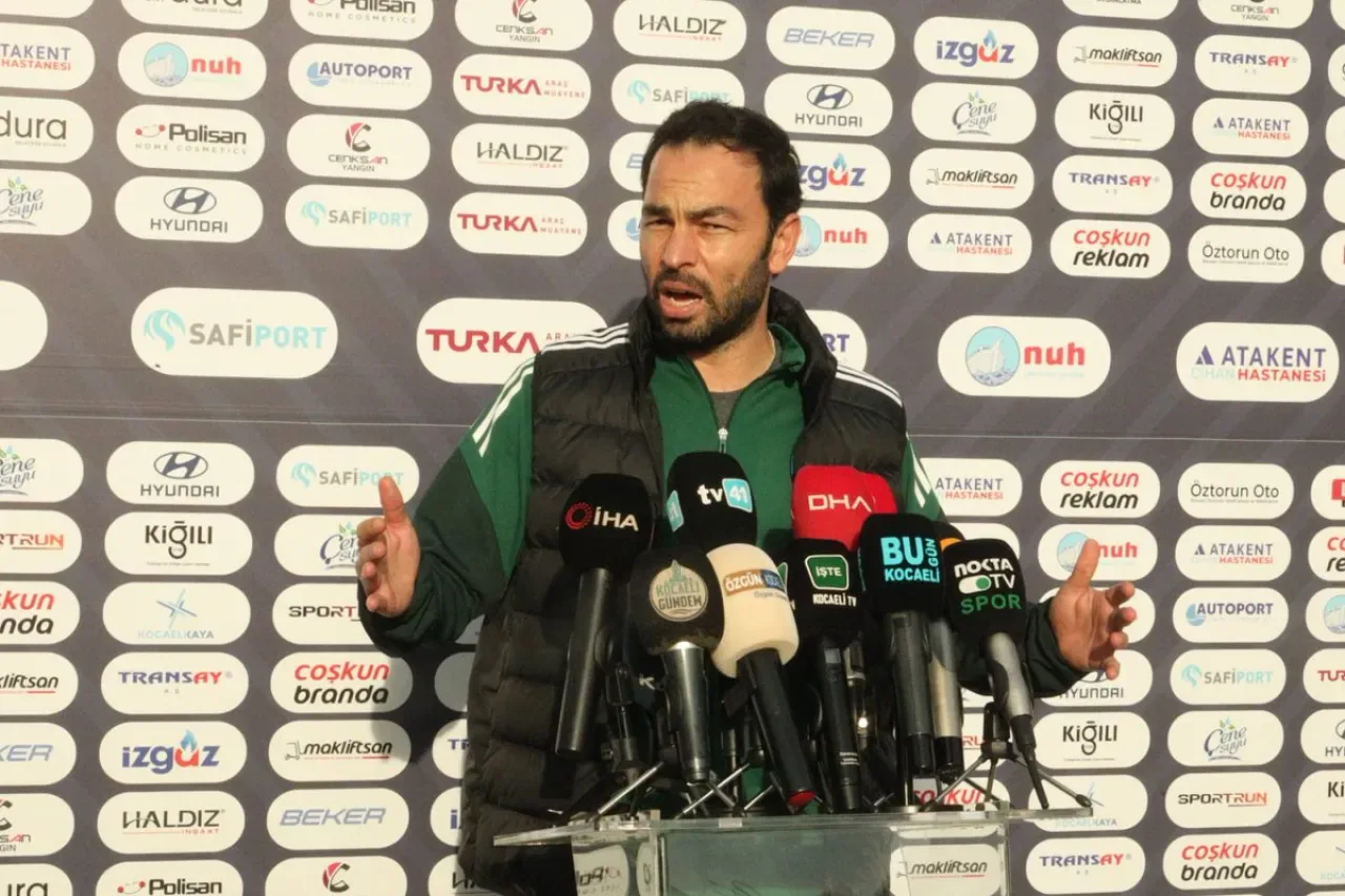 Selçuk İnan'dan Oyuncu Ödemeleri Açıklaması: "Problem Yaşamadık" Selçuk İnan'dan Oyuncu Ödemeleri Açıklaması: "Problem Yaşamadık"