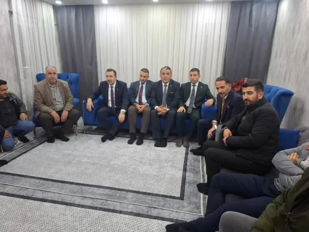 MHP Etimesgut İlçe Başkanı, Hemşehrilerin Dertlerini Dinlemek İçin Kapı Kapı Geziyor MHP Etimesgut İlçe Başkanı, Hemşehrilerin Dertlerini Dinlemek İçin Kapı Kapı Geziyor