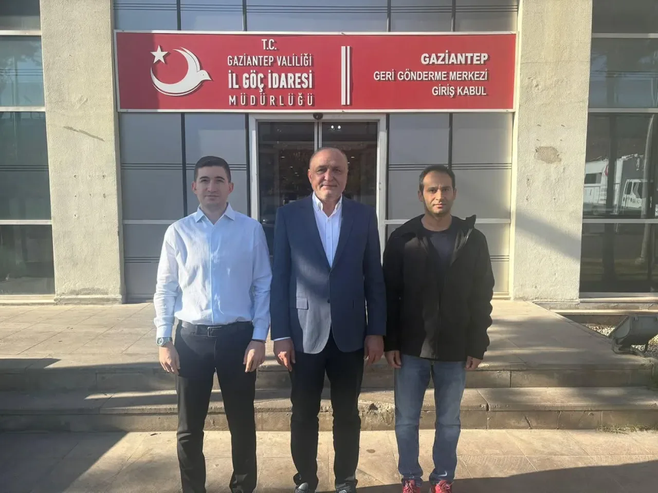 Gaziantep Oğuzeli'nde Göçmen Barınağında İnceleme Gaziantep Oğuzeli'nde Göçmen Barınağında İnceleme