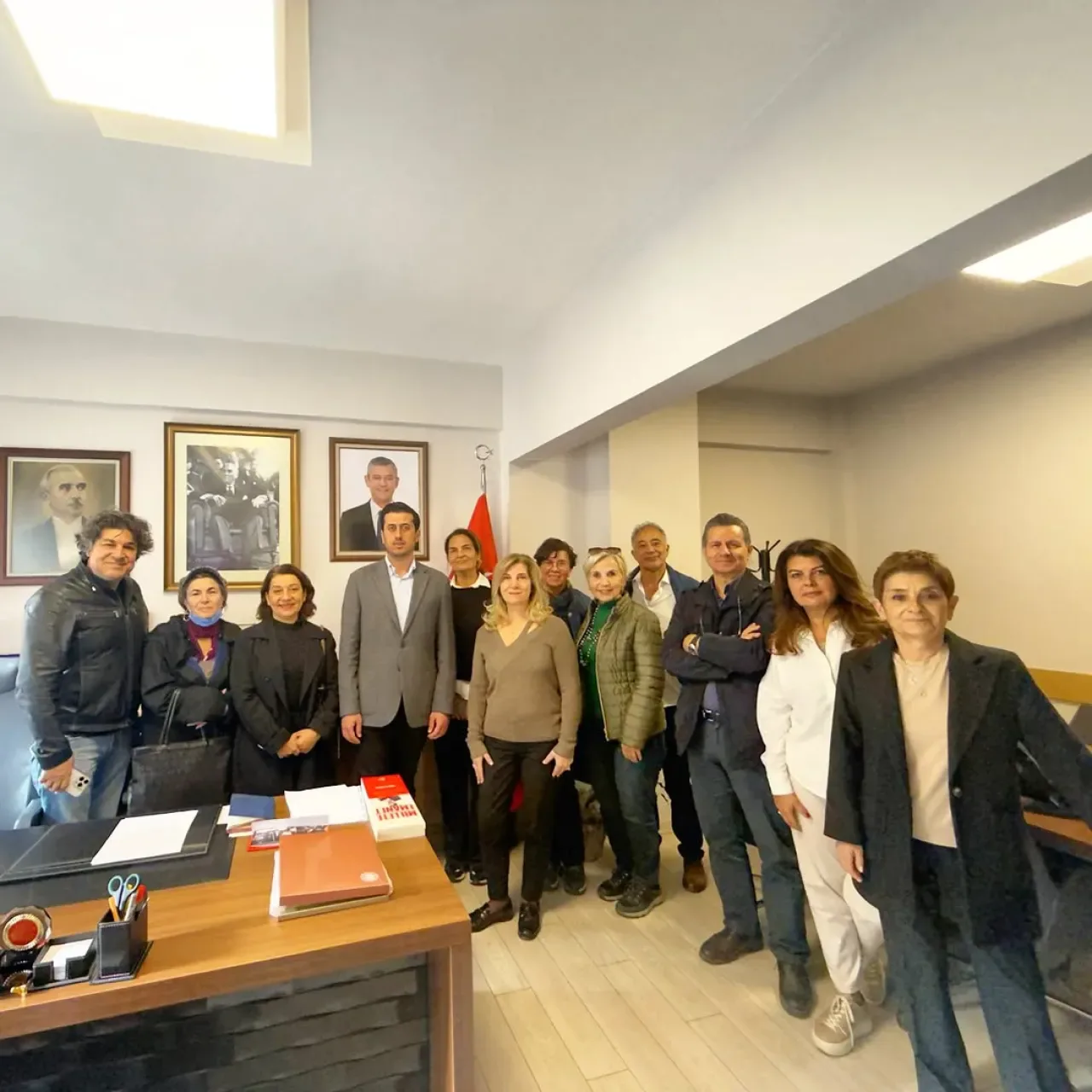 Kadıköy CHP İlçe Başkanı Caner Sarıtaş'a Hayırlı Olsun Ziyareti Kadıköy CHP İlçe Başkanı Caner Sarıtaş'a Hayırlı Olsun Ziyareti