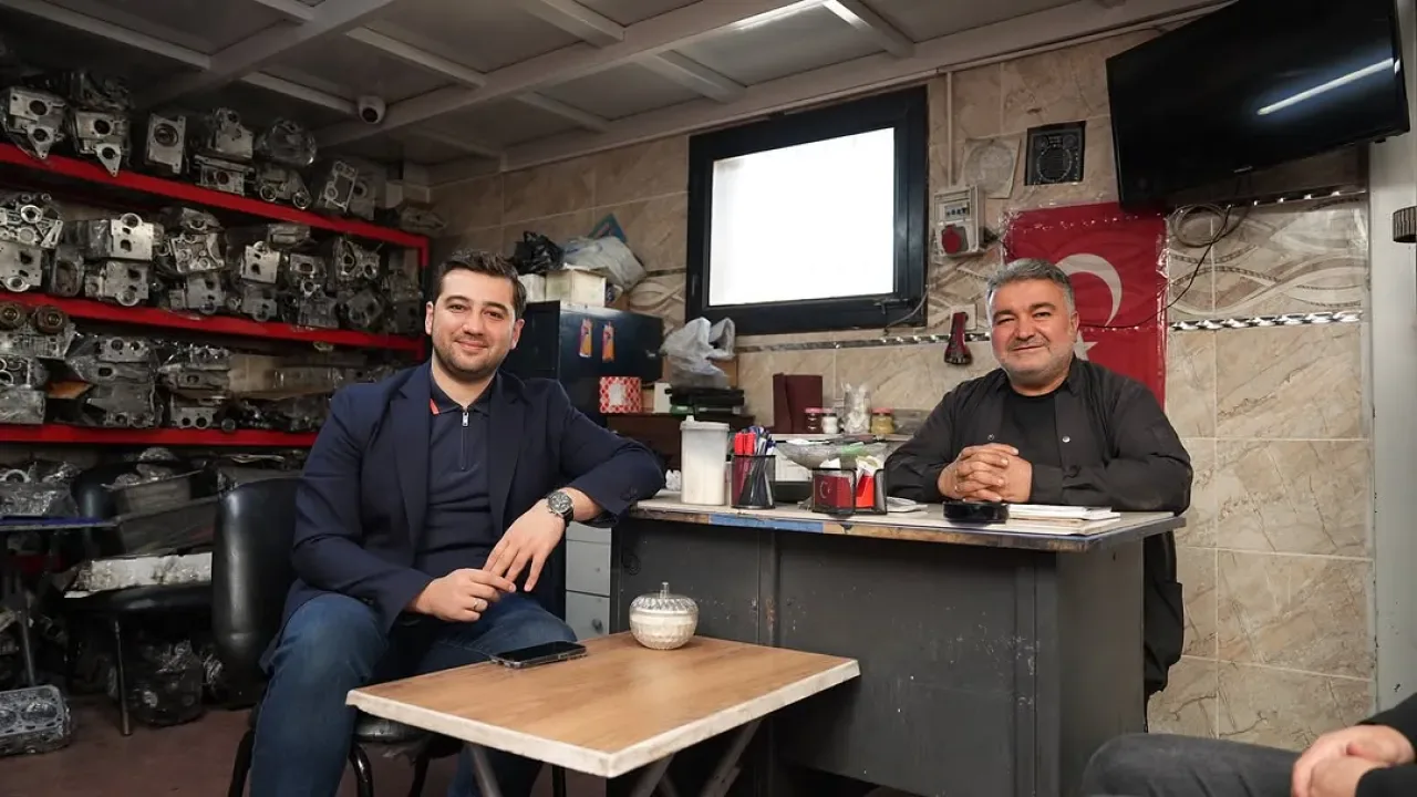Gaziantep Milletvekili Mesut Bozatlı, Küsget'teki Motor Ustası Cengiz Alçı'yı Ziyaret Etti Gaziantep Milletvekili Mesut Bozatlı, Küsget'teki Motor Ustası Cengiz Alçı'yı Ziyaret Etti