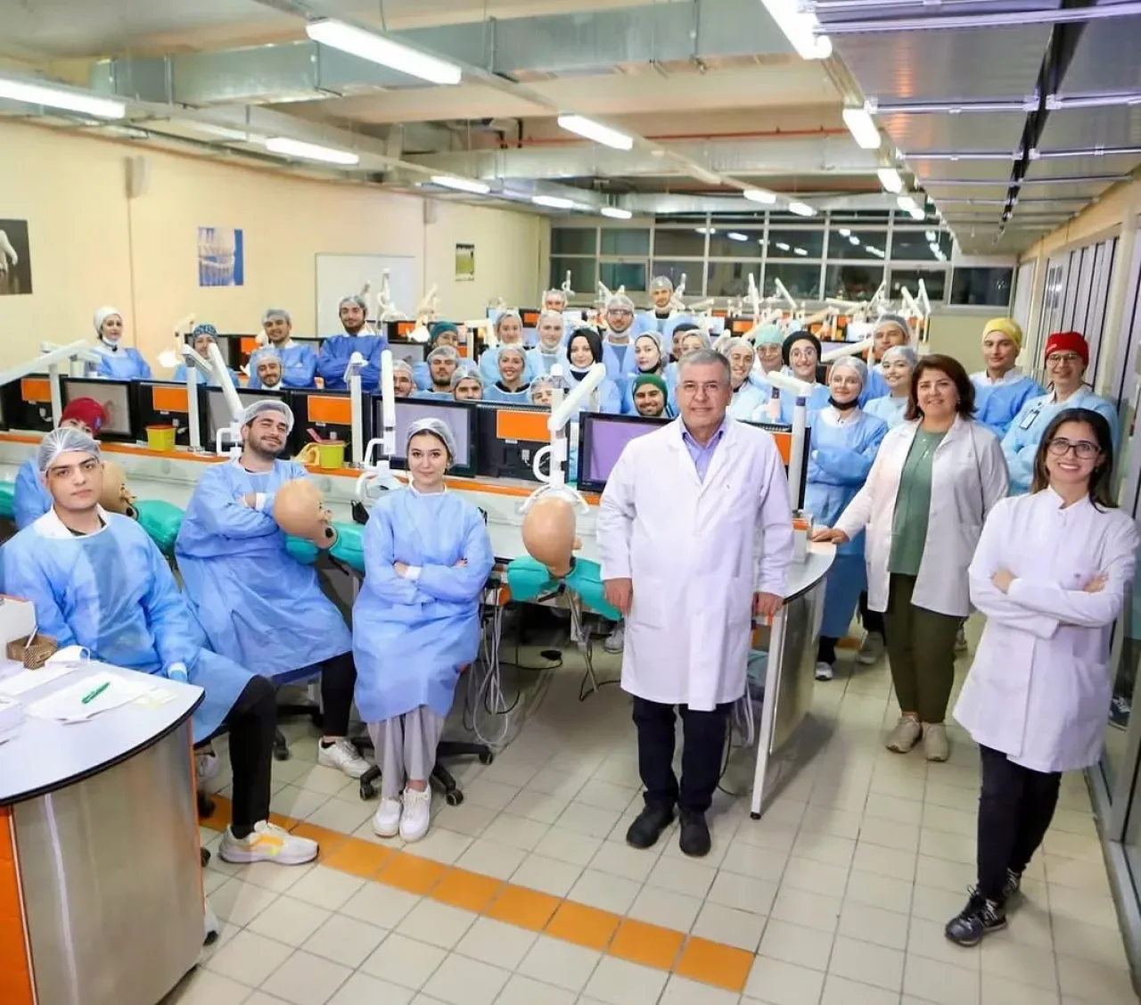 İstanbul Okan Üniversitesi'nden Dünya Diş Hekimleri Günü Mesajı İstanbul Okan Üniversitesi'nden Dünya Diş Hekimleri Günü Mesajı