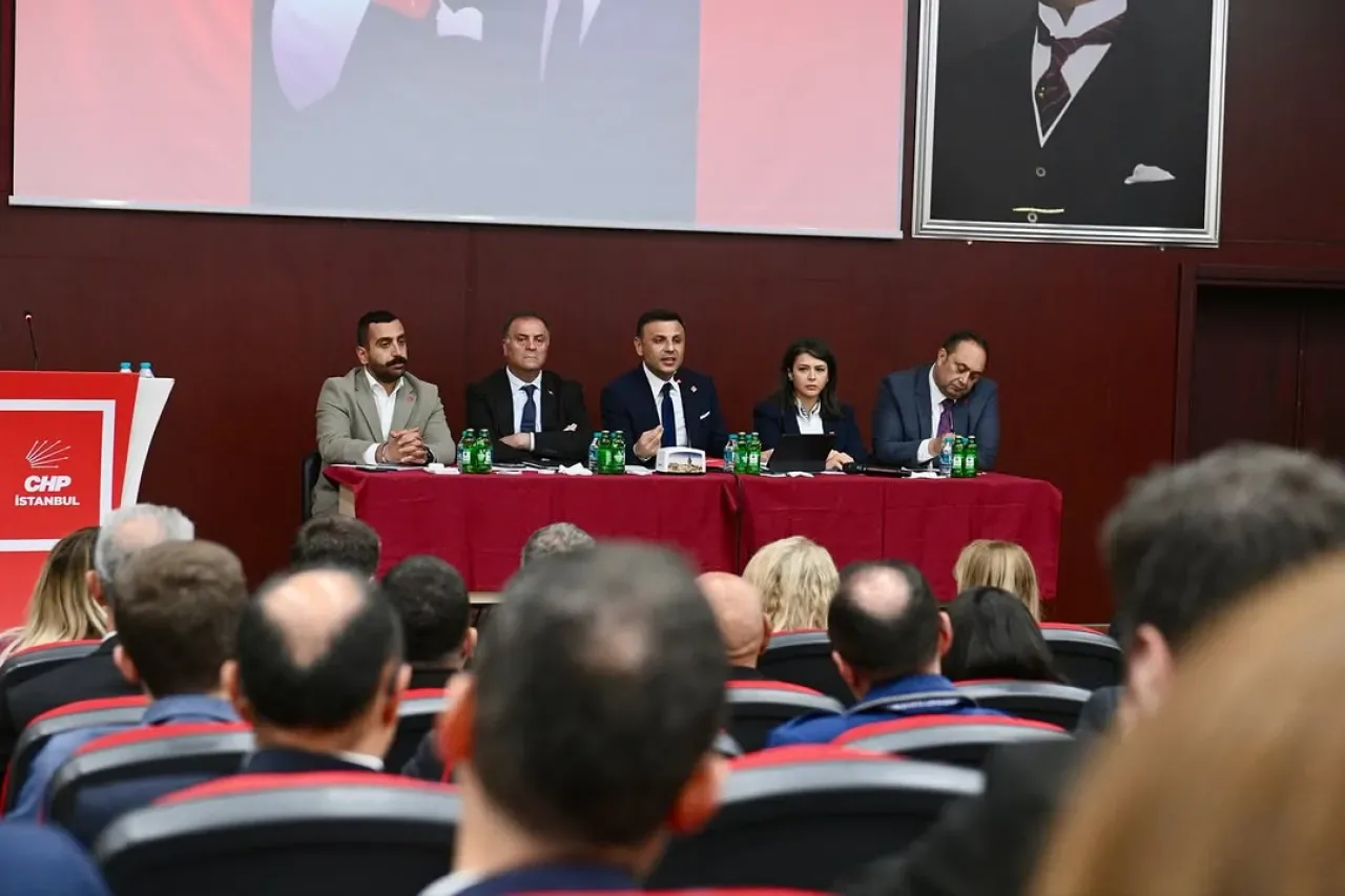 CHP'li Delegeler İstanbul'da Parti Geleceği İçin Buluştu CHP'li Delegeler İstanbul'da Parti Geleceği İçin Buluştu