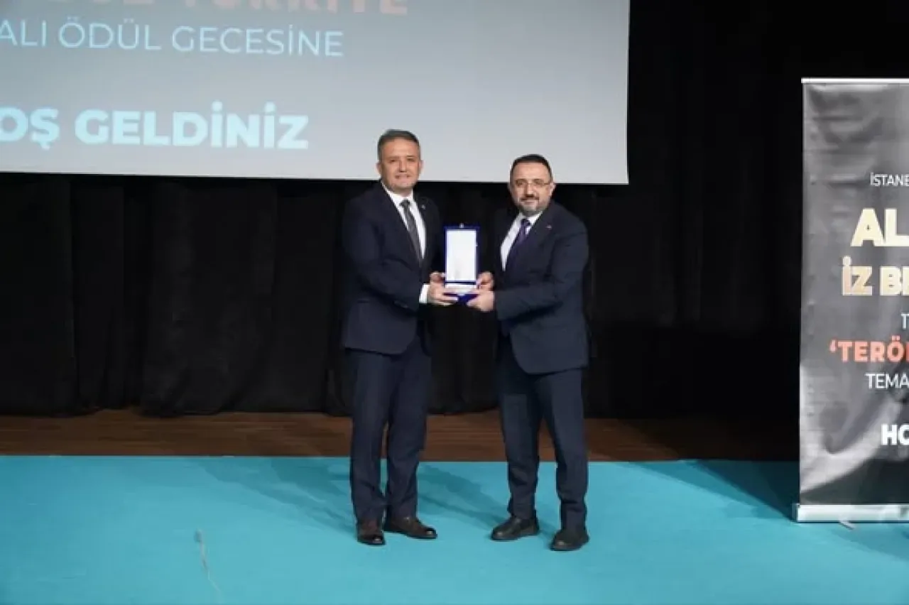 Gelecek Partisi İstanbul Milletvekili İsa Mesih Şahin, İstanbul Takipte'nin Ödül Gecesine Katıldı Gelecek Partisi İstanbul Milletvekili İsa Mesih Şahin, İstanbul Takipte'nin Ödül Gecesine Katıldı