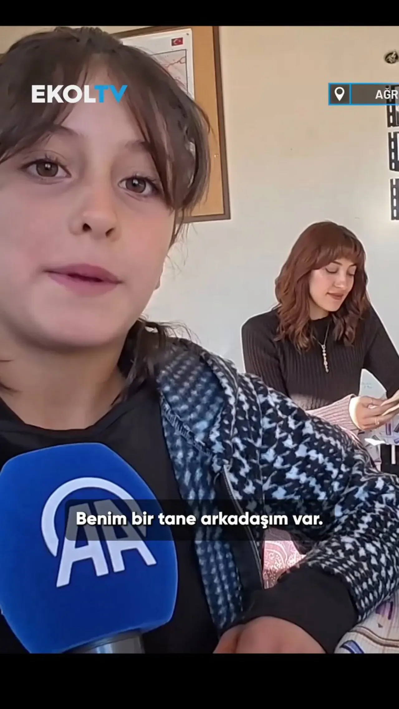 Sedanur Öğretmen ve Tek Öğrencisinin Okula El Ele Yolculuğu Sedanur Öğretmen ve Tek Öğrencisinin Okula El Ele Yolculuğu