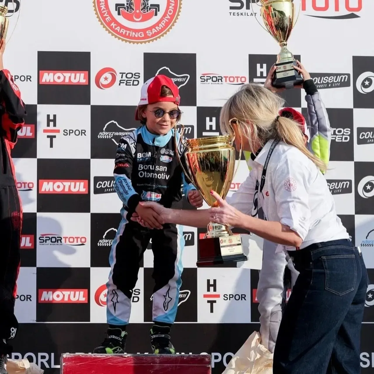 6 Yaşındaki Zayn Sofuoğlu Türkiye Karting Şampiyonası'nda Birincilik Elde Etti 6 Yaşındaki Zayn Sofuoğlu Türkiye Karting Şampiyonası'nda Birincilik Elde Etti