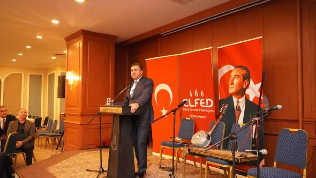 İstanbul Milli Eğitim Müdürü Yentür, Elazığlı Eğitimcilerle Buluştu İstanbul Milli Eğitim Müdürü Yentür, Elazığlı Eğitimcilerle Buluştu