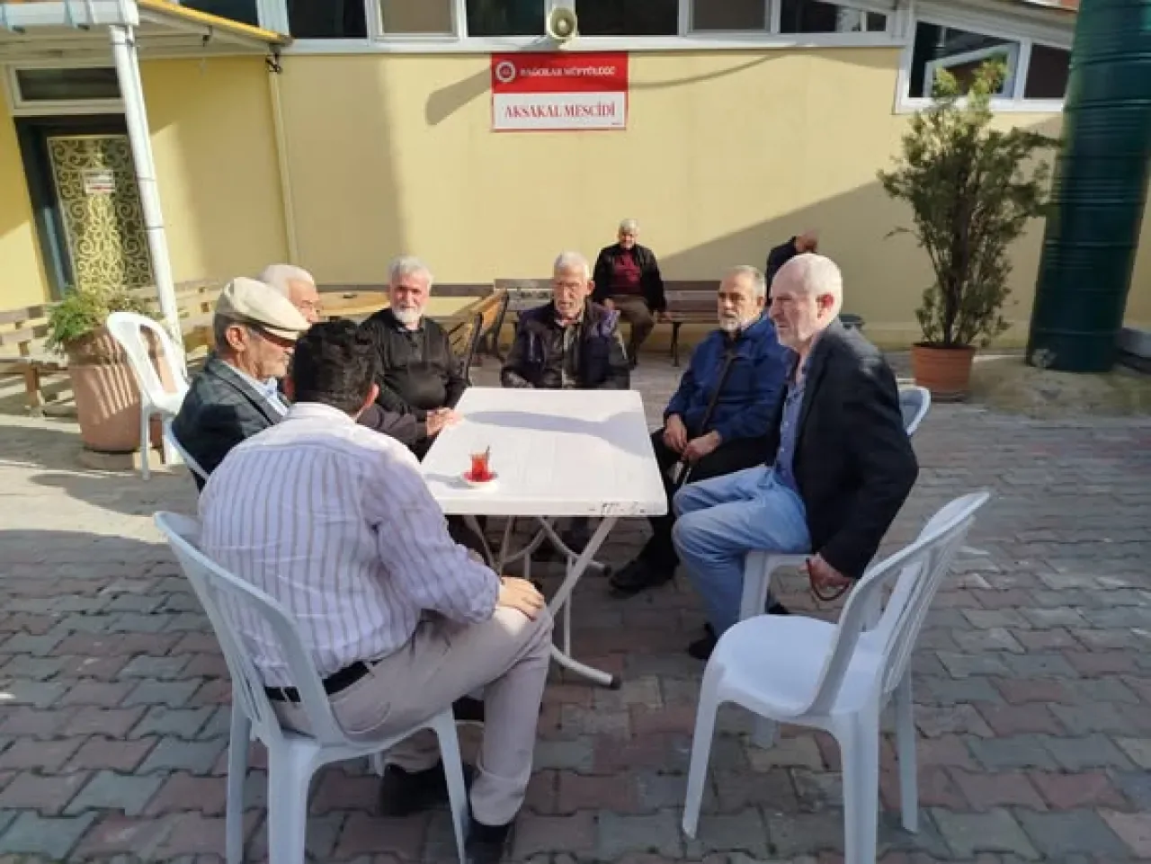MHP Bağcılar, Aksakal Mescidi Cemaati ile Buluştu MHP Bağcılar, Aksakal Mescidi Cemaati ile Buluştu