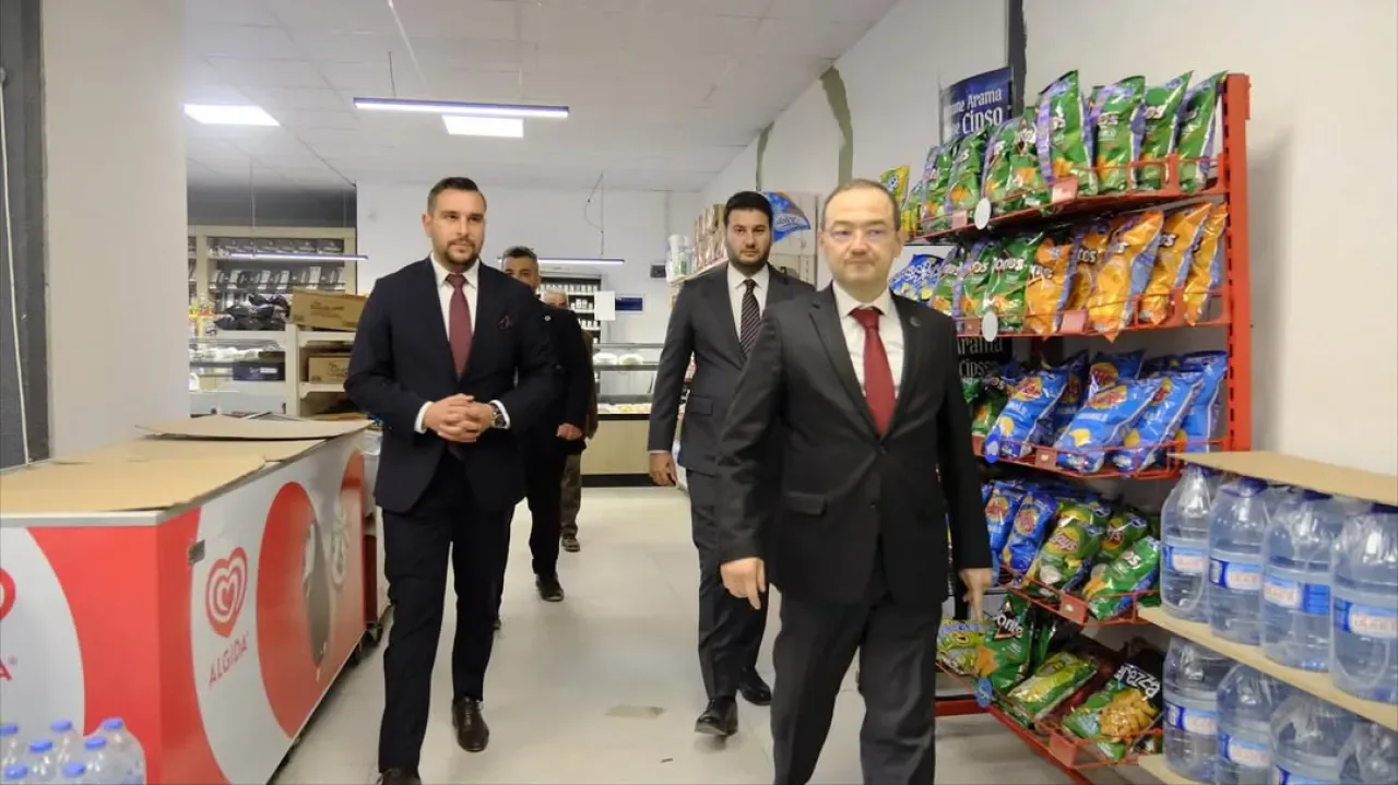 MHP Gölbaşı Teşkilatı, İncek Mahallesi Esnafını Ziyaret Etti MHP Gölbaşı Teşkilatı, İncek Mahallesi Esnafını Ziyaret Etti