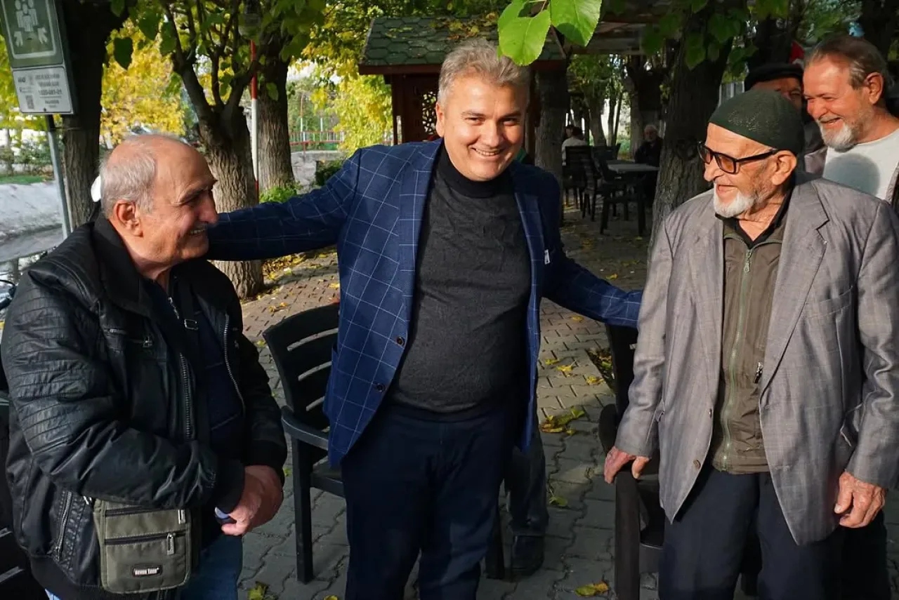 AK Partili Canbey, Altıeylül'de Hemşehrileri ve Gençlerle Buluştu AK Partili Canbey, Altıeylül'de Hemşehrileri ve Gençlerle Buluştu