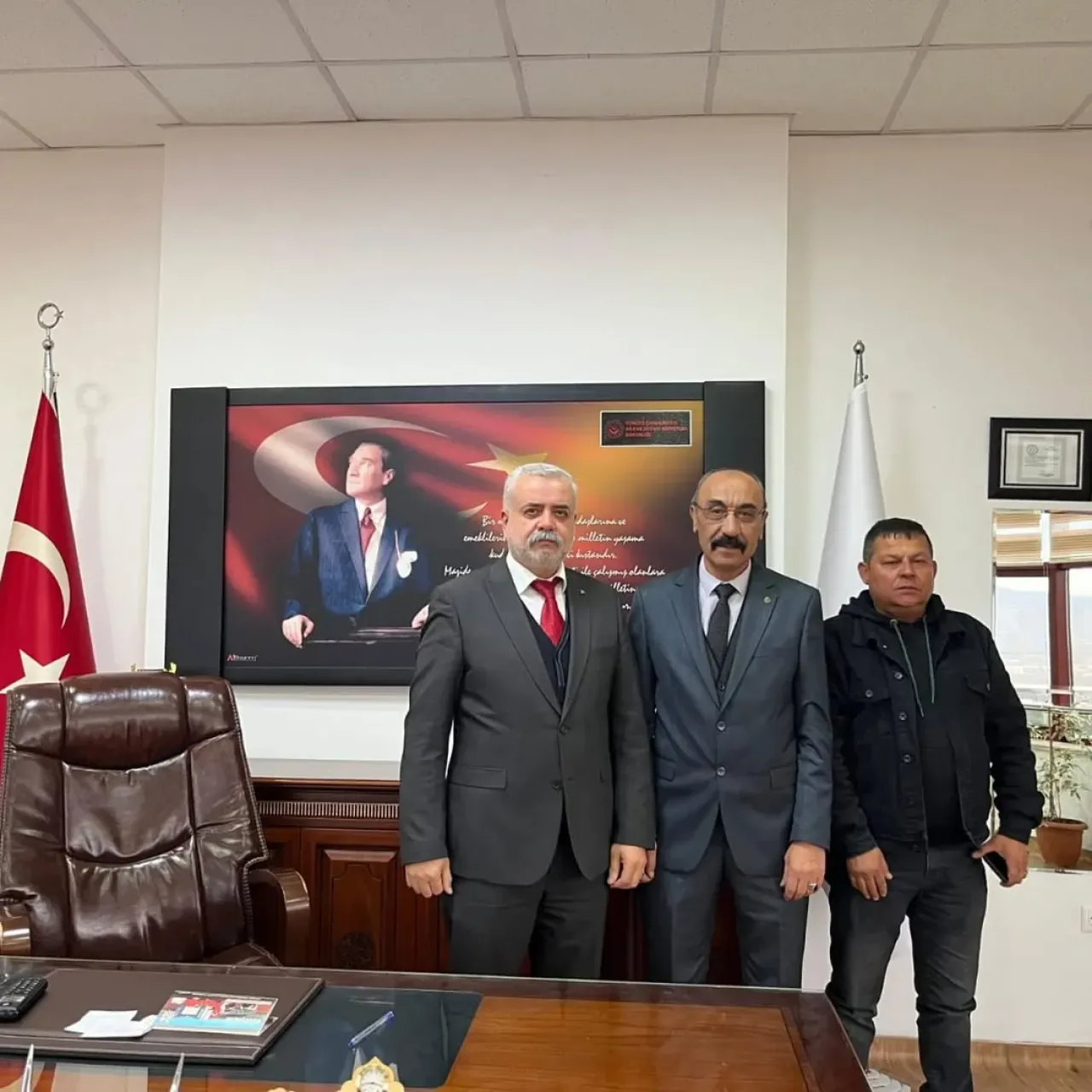 MHP Elmadağ İlçe Başkanlığı'ndan Huzurevi Ziyareti MHP Elmadağ İlçe Başkanlığı'ndan Huzurevi Ziyareti