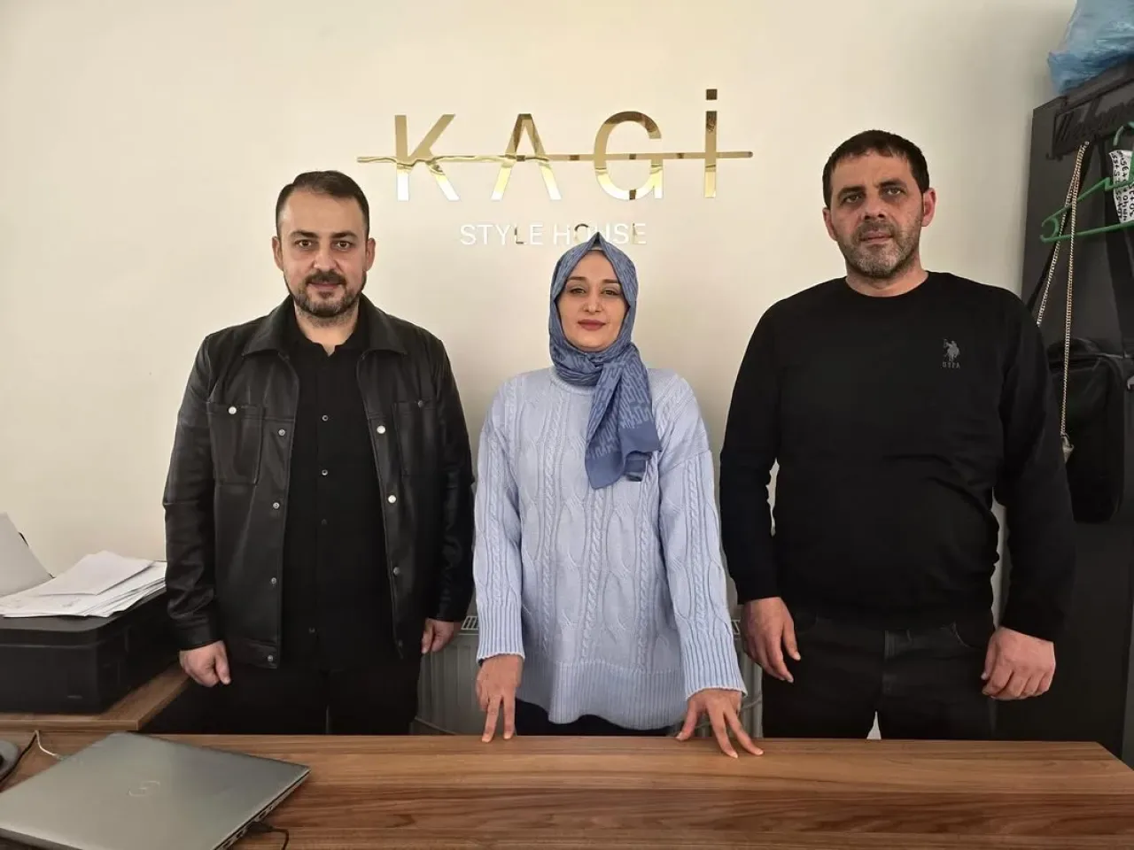 Sultan Su İnegölspor'un Çocuk Mutluluğu Kampanyasına KAGİ Style House'dan Anne Şefkatiyle Destek Sultan Su İnegölspor'un Çocuk Mutluluğu Kampanyasına KAGİ Style House'dan Anne Şefkatiyle Destek