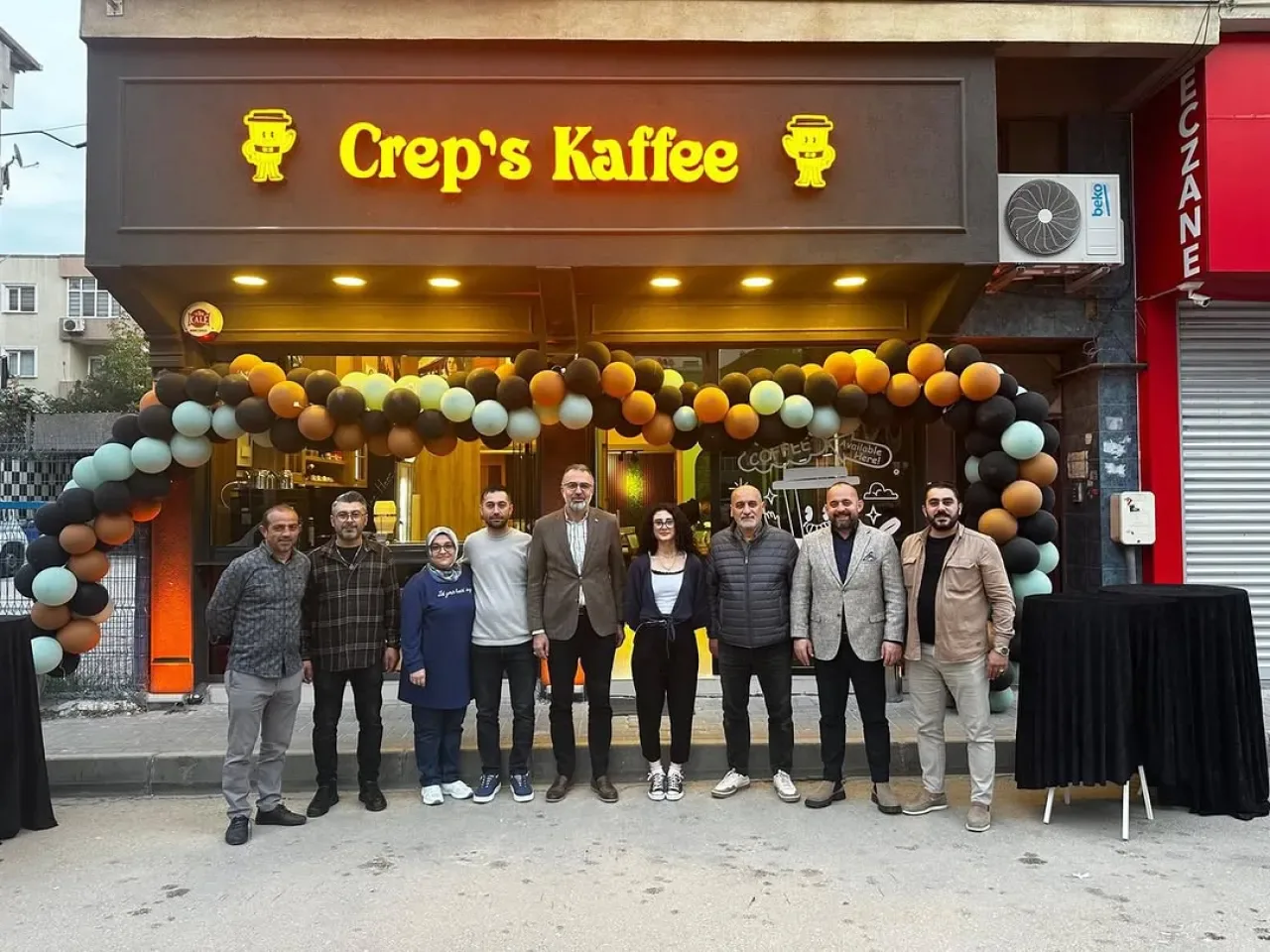Kestel Belediye Başkanı Ferhat Erol, İlçeye Yeni Açılan Crep s Kaffee'nin Açılışında Kestel Belediye Başkanı Ferhat Erol, İlçeye Yeni Açılan Crep s Kaffee'nin Açılışında