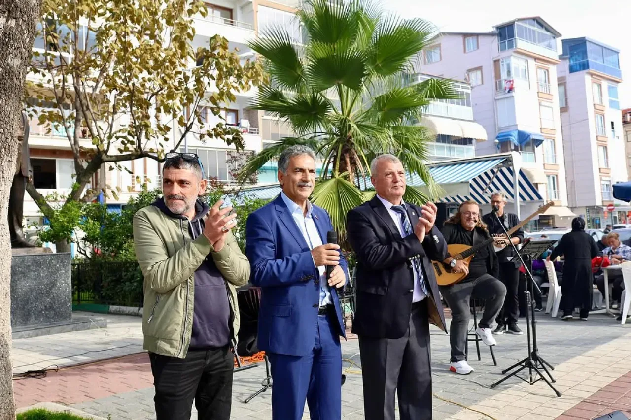 Gemlik'te İlk Kez Düzenlenen Balık Festivali Büyük İlgi Gördü Gemlik'te İlk Kez Düzenlenen Balık Festivali Büyük İlgi Gördü