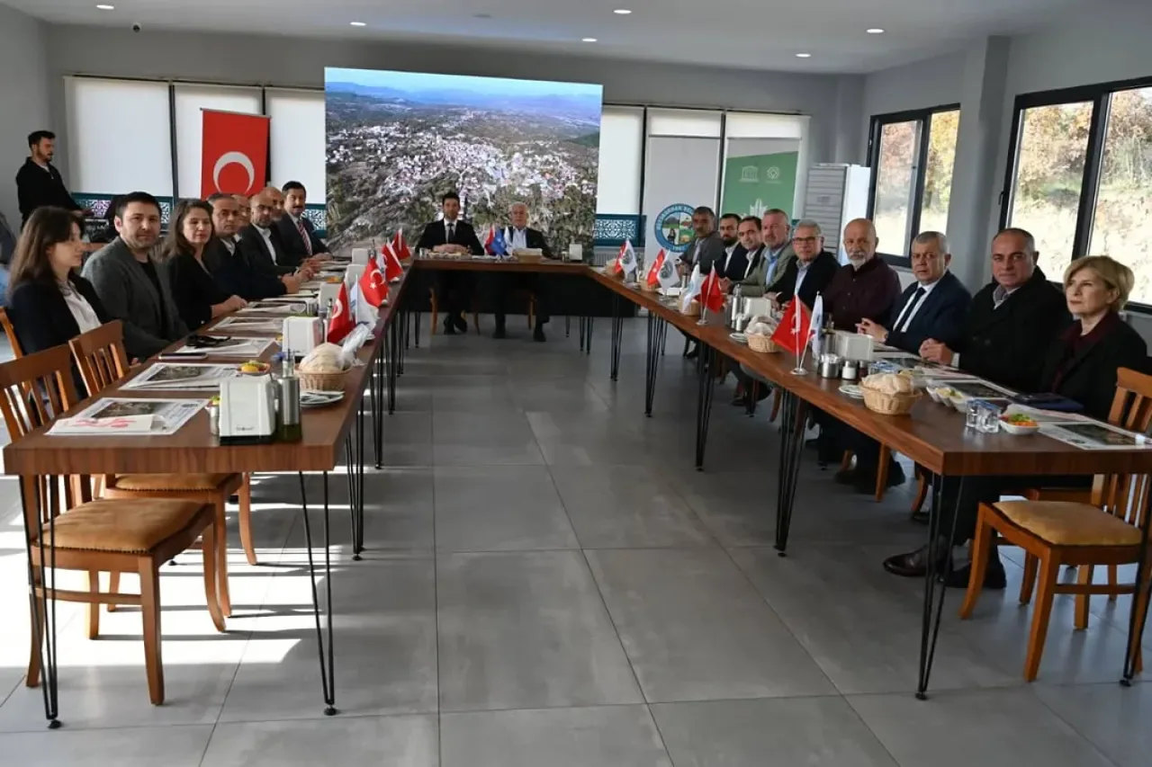 Bursa'da Belediye Başkanları İstişare Toplantısı Düzenlendi Bursa'da Belediye Başkanları İstişare Toplantısı Düzenlendi