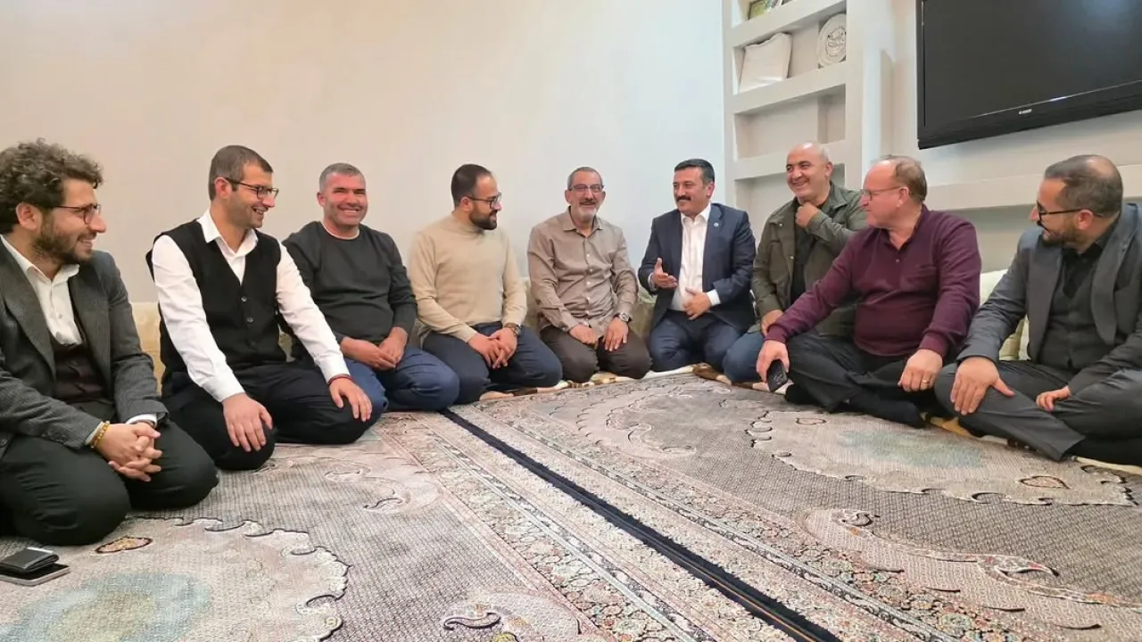 İYİ Parti Milletvekili Yüksel Selçuk Türkoğlu'ndan Van Depremi Mesajı İYİ Parti Milletvekili Yüksel Selçuk Türkoğlu'ndan Van Depremi Mesajı