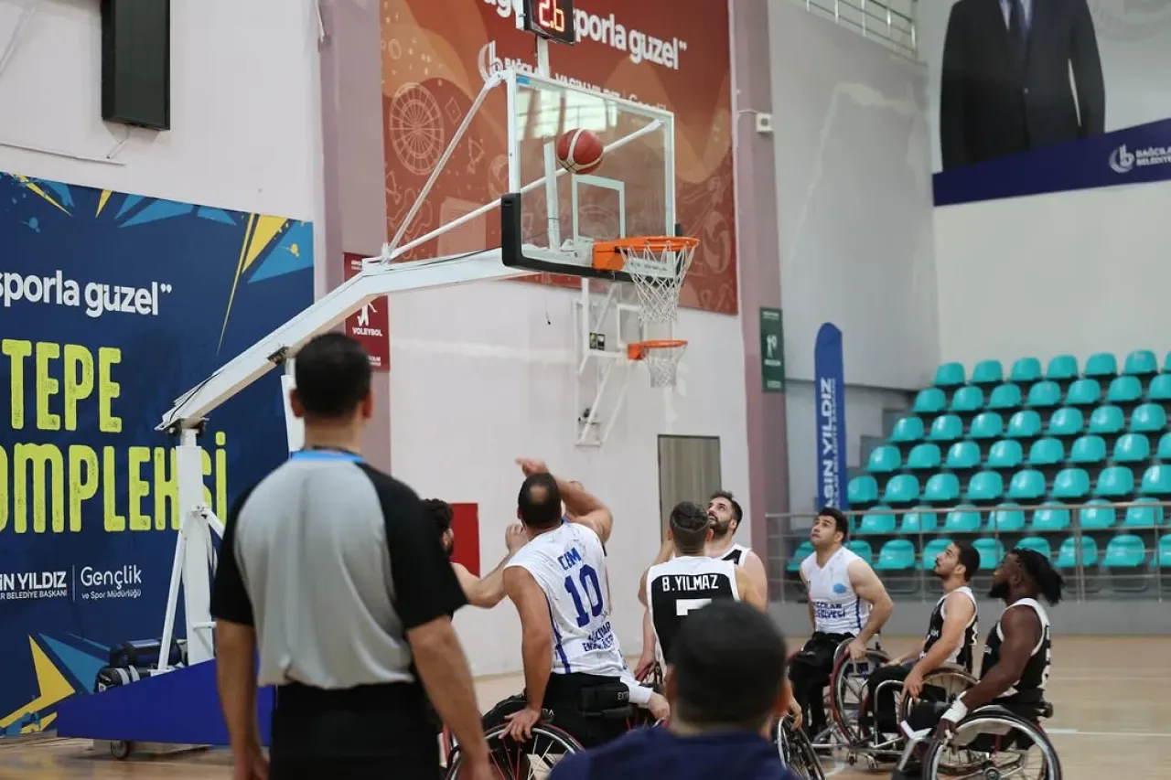 Bağcılar Belediyesi Tekerlekli Sandalye Basketbol Takımı, Süper Lig'de Beşiktaş'ı Mağlup Etti Bağcılar Belediyesi Tekerlekli Sandalye Basketbol Takımı, Süper Lig'de Beşiktaş'ı Mağlup Etti