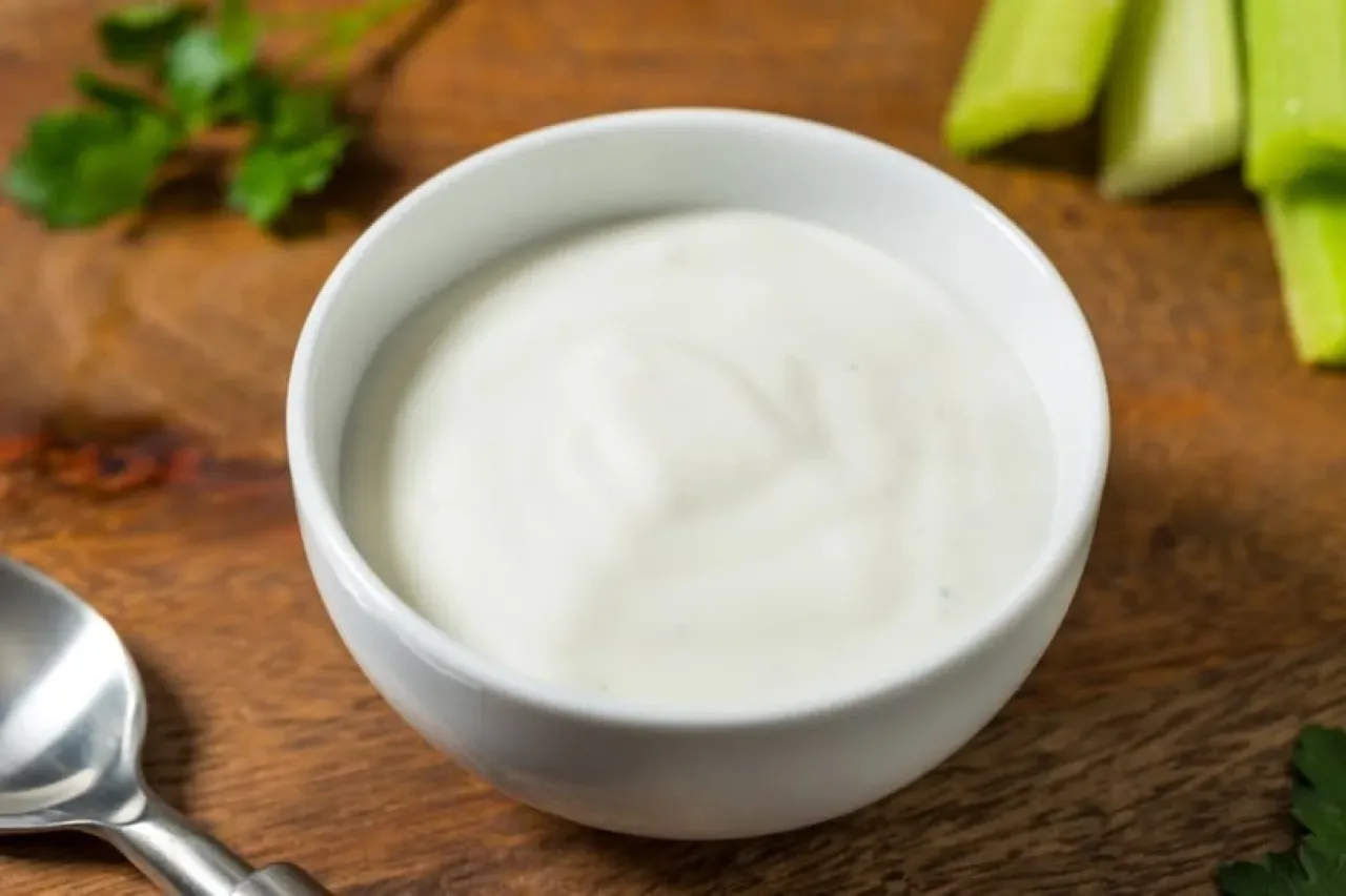 Buttermilk Nedir? Tariflerdeki Sırlı Malzeme ve Kullanım İpuçları Buttermilk Nedir? Tariflerdeki Sırlı Malzeme ve Kullanım İpuçları