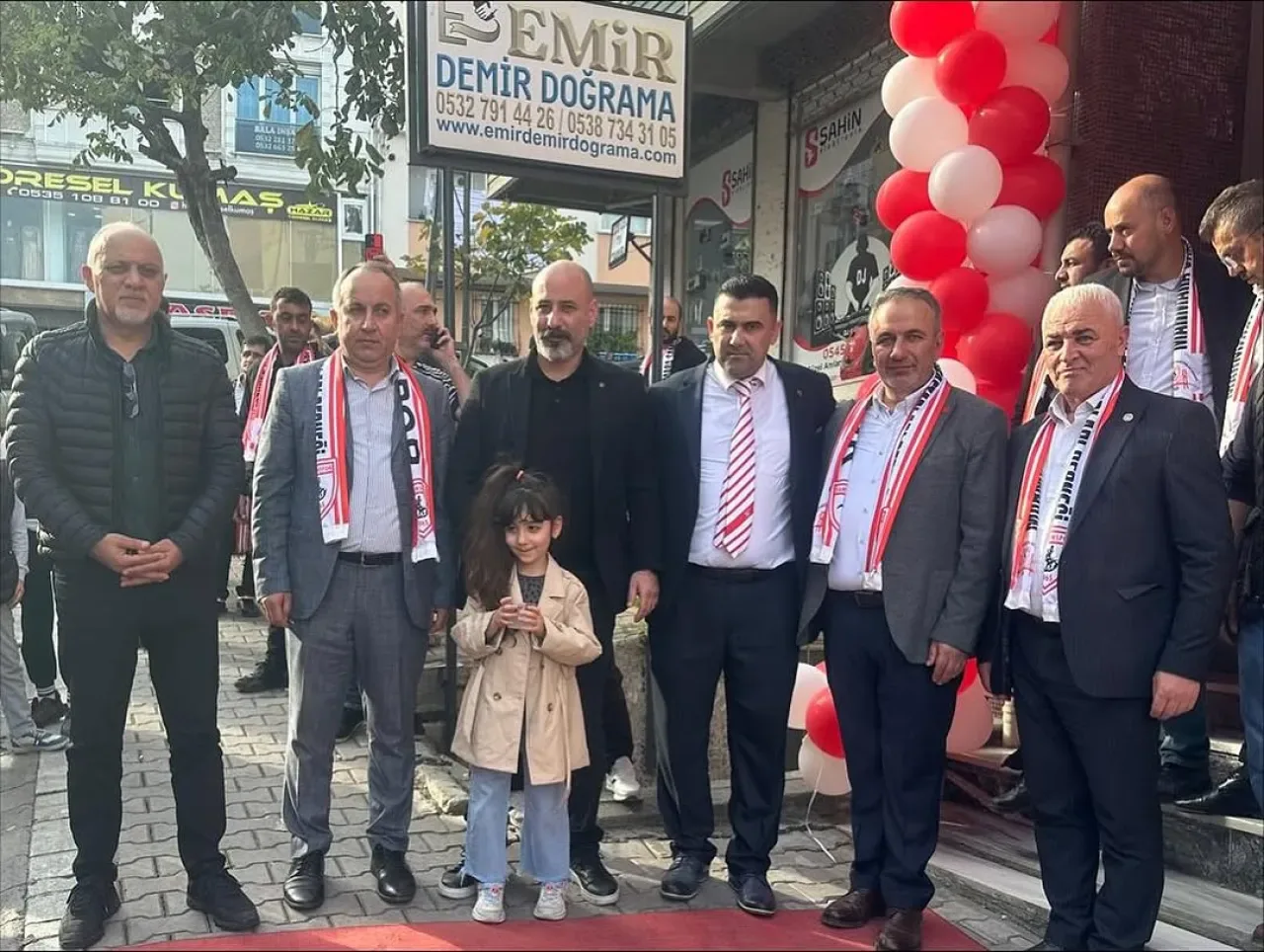 İBB Meclis Üyesi Ali Gökmen, Marmara Samsunspor Taraftar Derneği'nin Açılışına Katıldı İBB Meclis Üyesi Ali Gökmen, Marmara Samsunspor Taraftar Derneği'nin Açılışına Katıldı