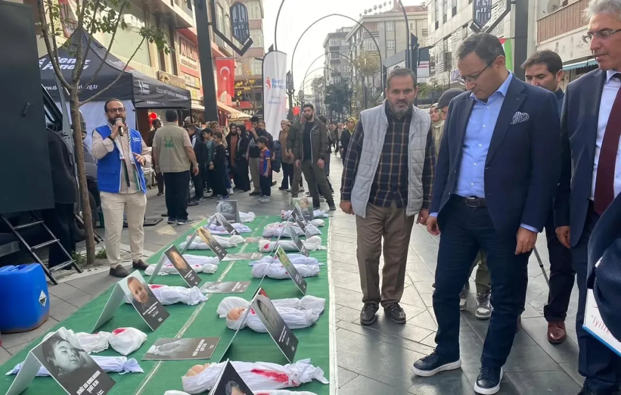 Bağcılar Kaymakamı Abdullah Uçgun, Gazze'ye Destek Programı'na Katıldı Bağcılar Kaymakamı Abdullah Uçgun, Gazze'ye Destek Programı'na Katıldı