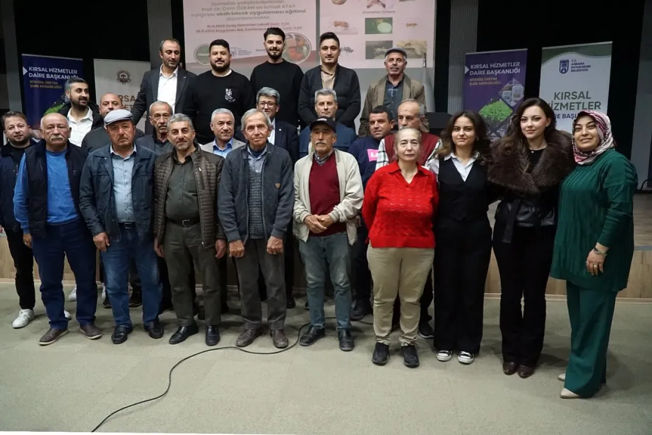 Beypazarı'nda Domates Üreticilerine Akıllı Böcek Uygulaması Eğitimi Beypazarı'nda Domates Üreticilerine Akıllı Böcek Uygulaması Eğitimi