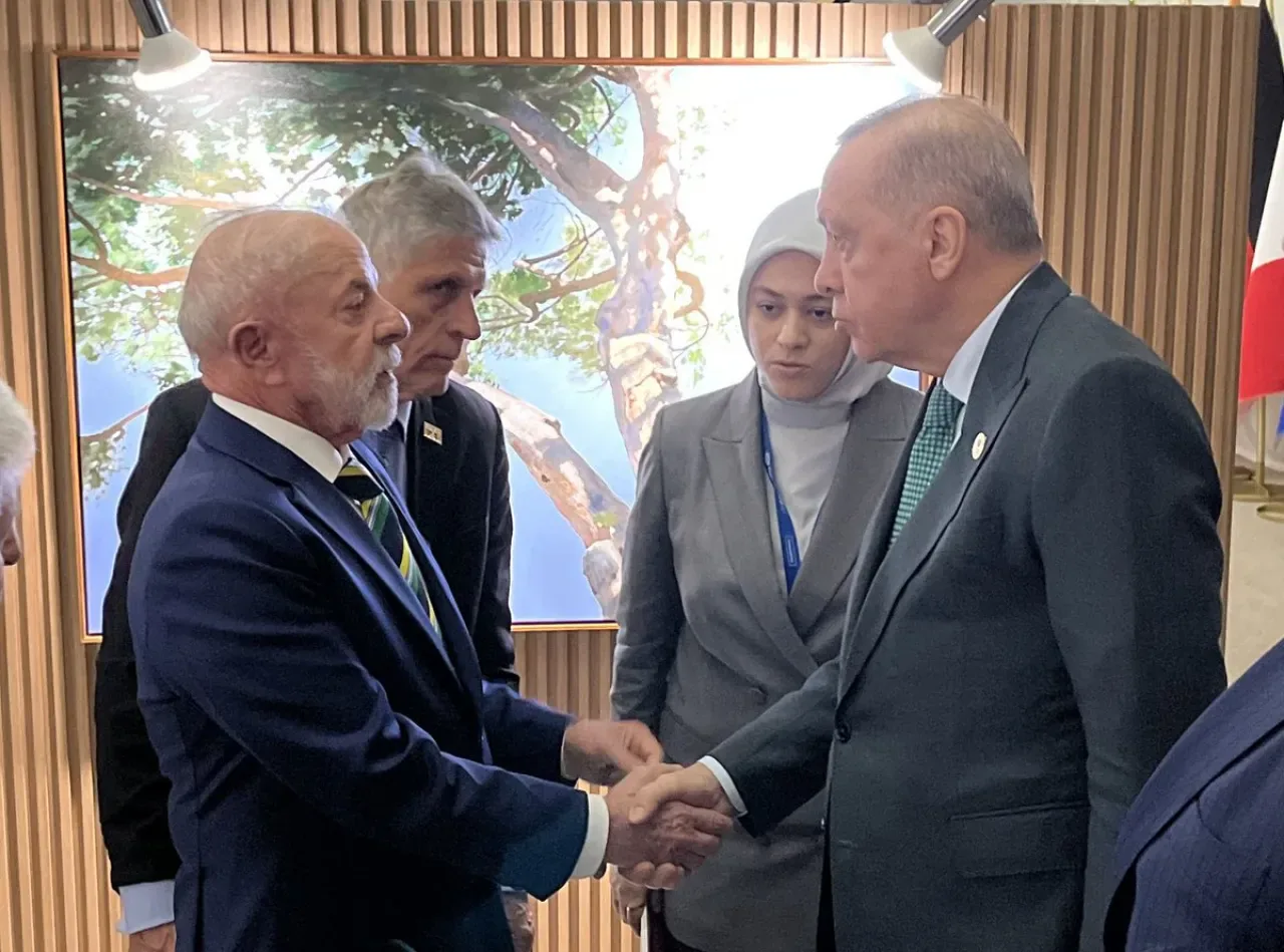 Erdoğan, G20 Zirvesi'nde Brezilya Devlet Başkanı Lula da Silva ile Görüştü Erdoğan, G20 Zirvesi'nde Brezilya Devlet Başkanı Lula da Silva ile Görüştü