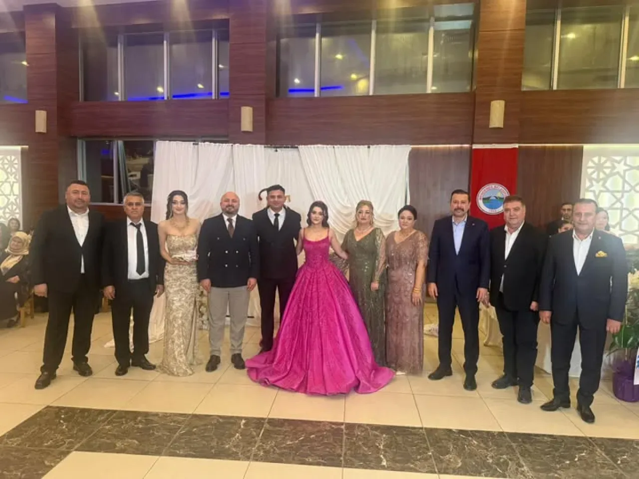 AK Partili Mahmut Atilla Kaya, Tuğba ve Samet'in Nişan Törenine Katıldı AK Partili Mahmut Atilla Kaya, Tuğba ve Samet'in Nişan Törenine Katıldı