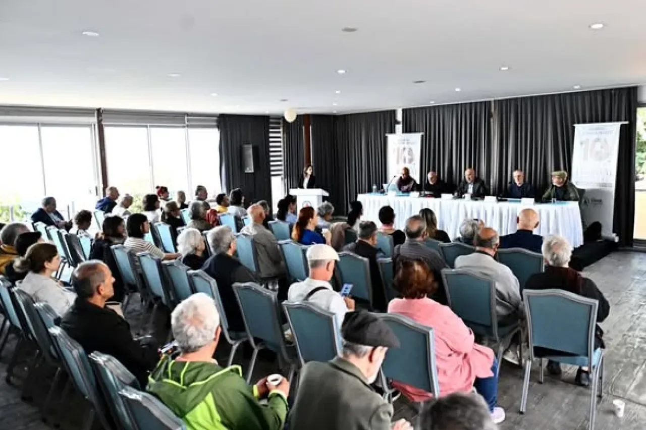 Antalya Edebiyat Günleri, Erdal İnönü Kent Parkı'nda Edebiyat Severlerle Buluşuyor Antalya Edebiyat Günleri, Erdal İnönü Kent Parkı'nda Edebiyat Severlerle Buluşuyor