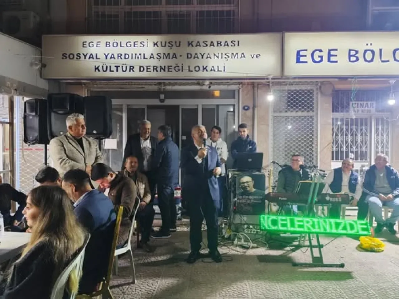 MHP'li Tamer Osmanağaoğlu ve Veysel Şahin, Kütahyalılar Derneği Şölenine Katıldı MHP'li Tamer Osmanağaoğlu ve Veysel Şahin, Kütahyalılar Derneği Şölenine Katıldı