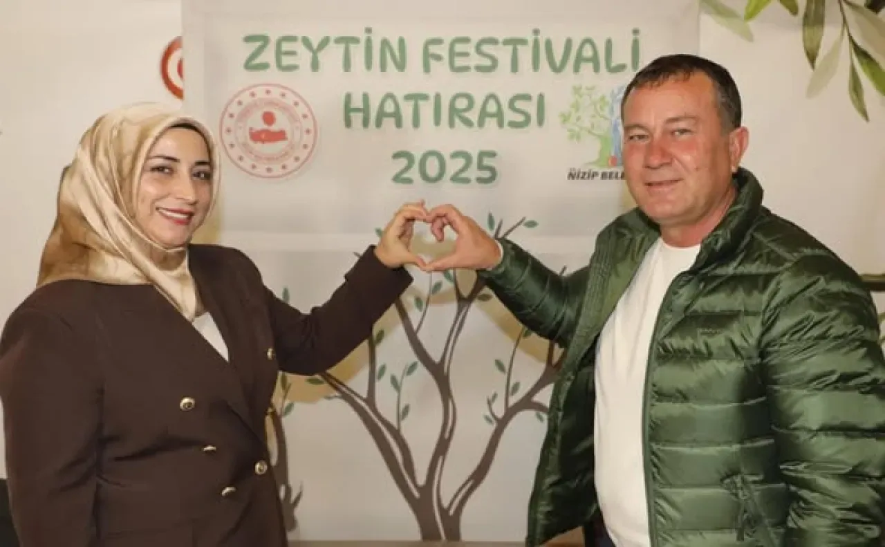 Nizip Belediyesi Zeytin Festivali'nde Hemşehrilerle Buluştu Nizip Belediyesi Zeytin Festivali'nde Hemşehrilerle Buluştu