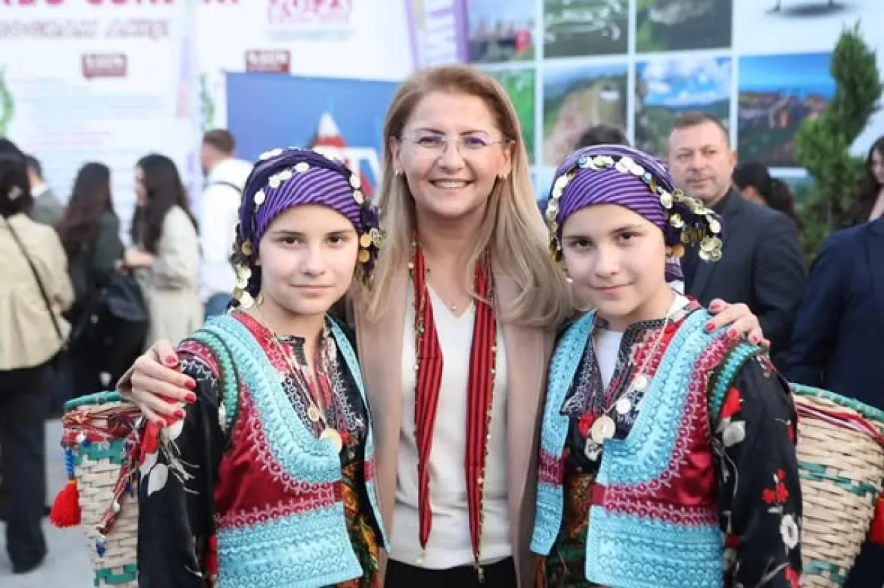 CHP'li Başkan Adayı Ovalıoğlu, Ordu Günleri'nde Hemşehrileriyle Buluştu CHP'li Başkan Adayı Ovalıoğlu, Ordu Günleri'nde Hemşehrileriyle Buluştu