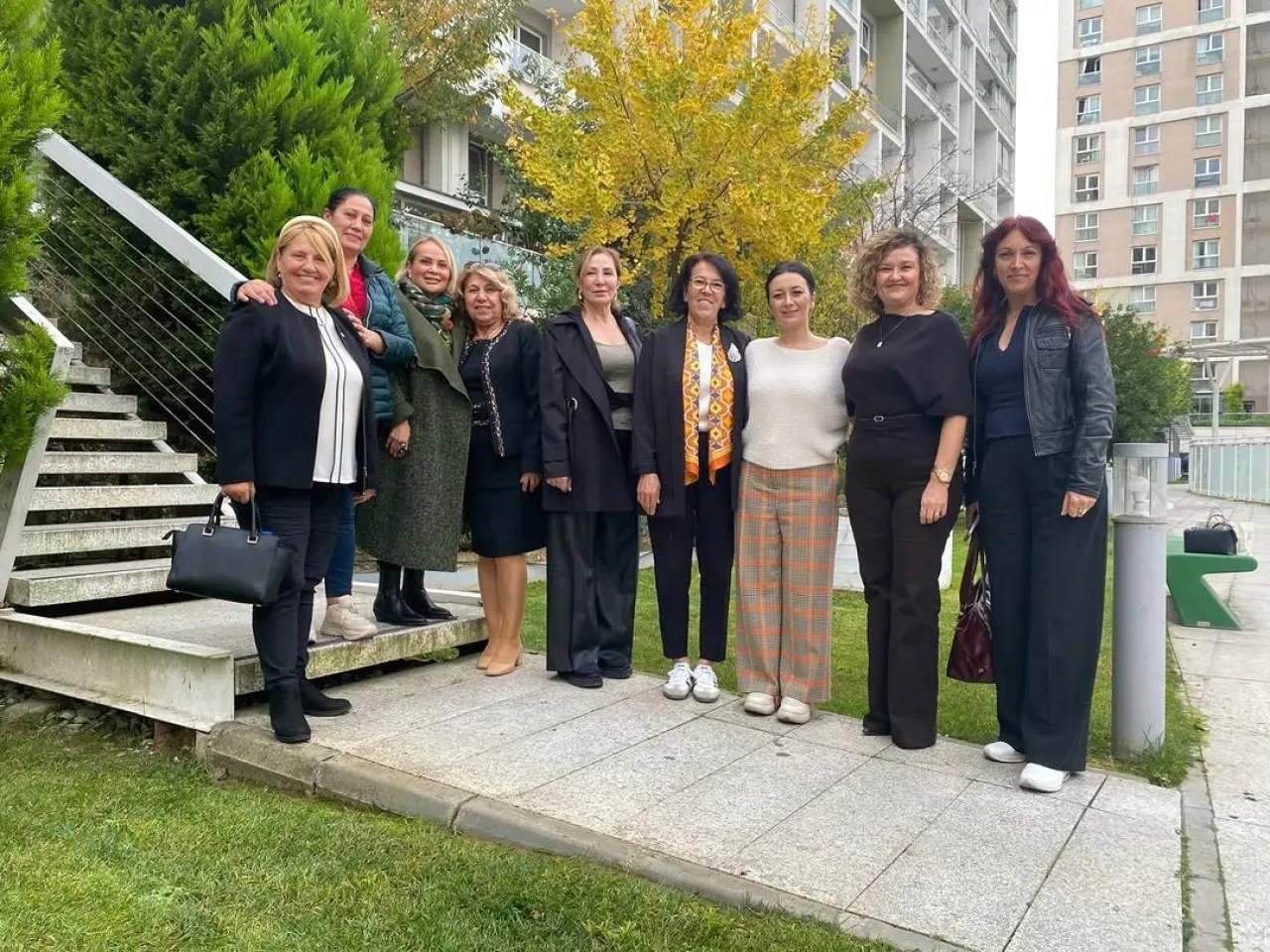 CHP'li Meclis Üyesi Nazife Aktaş, Eski Bölge Başkanlarıyla Buluştu CHP'li Meclis Üyesi Nazife Aktaş, Eski Bölge Başkanlarıyla Buluştu