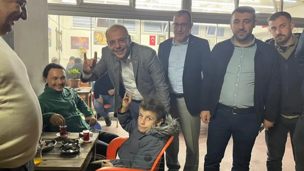MHP Balıkesir'de "Derdiniz Derdimizdir" Programı ile Halkla Buluştu MHP Balıkesir'de "Derdiniz Derdimizdir" Programı ile Halkla Buluştu