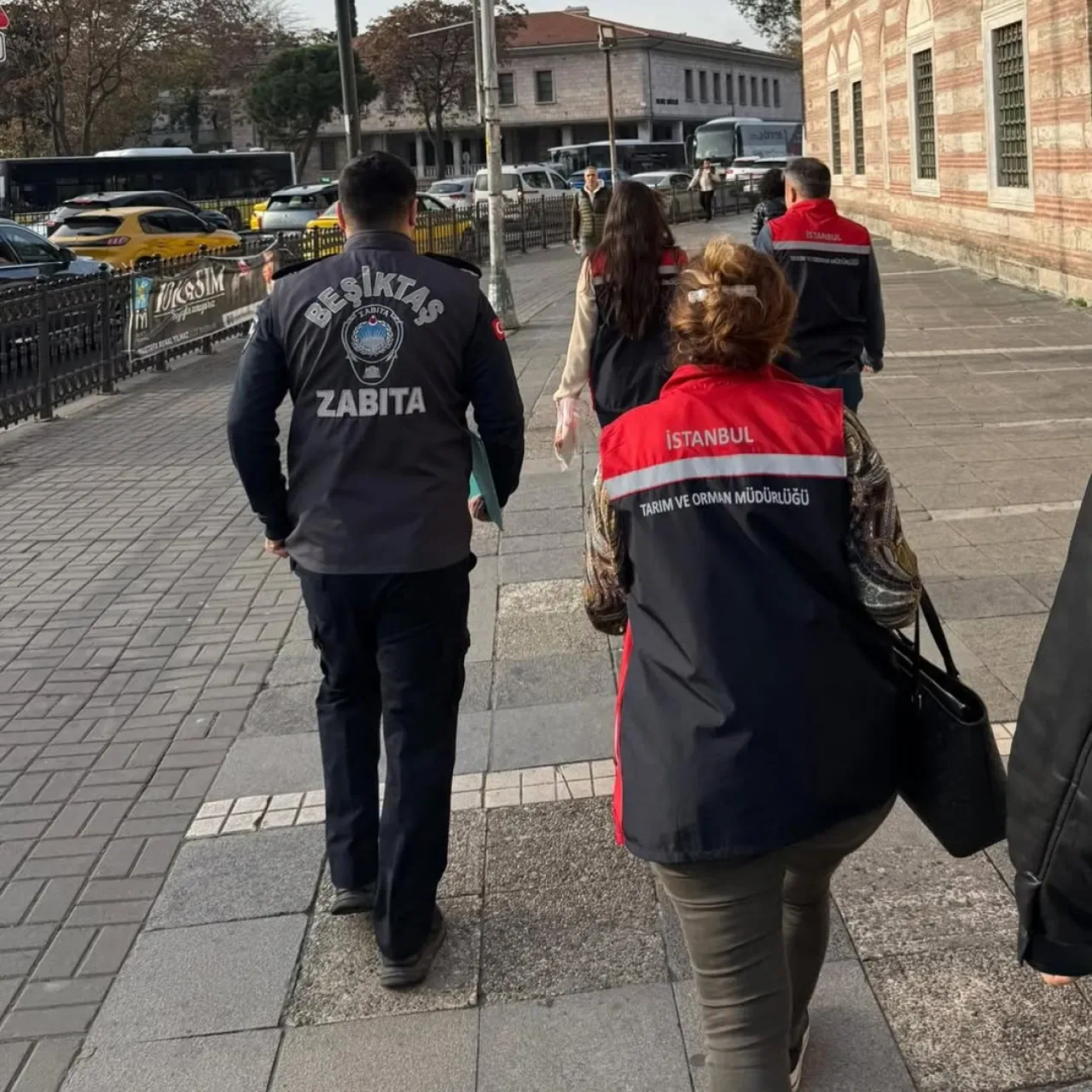 Beşiktaş'ta Gıda Denetimleri Hafta Sonu da Kesintisiz Sürüyor Beşiktaş'ta Gıda Denetimleri Hafta Sonu da Kesintisiz Sürüyor