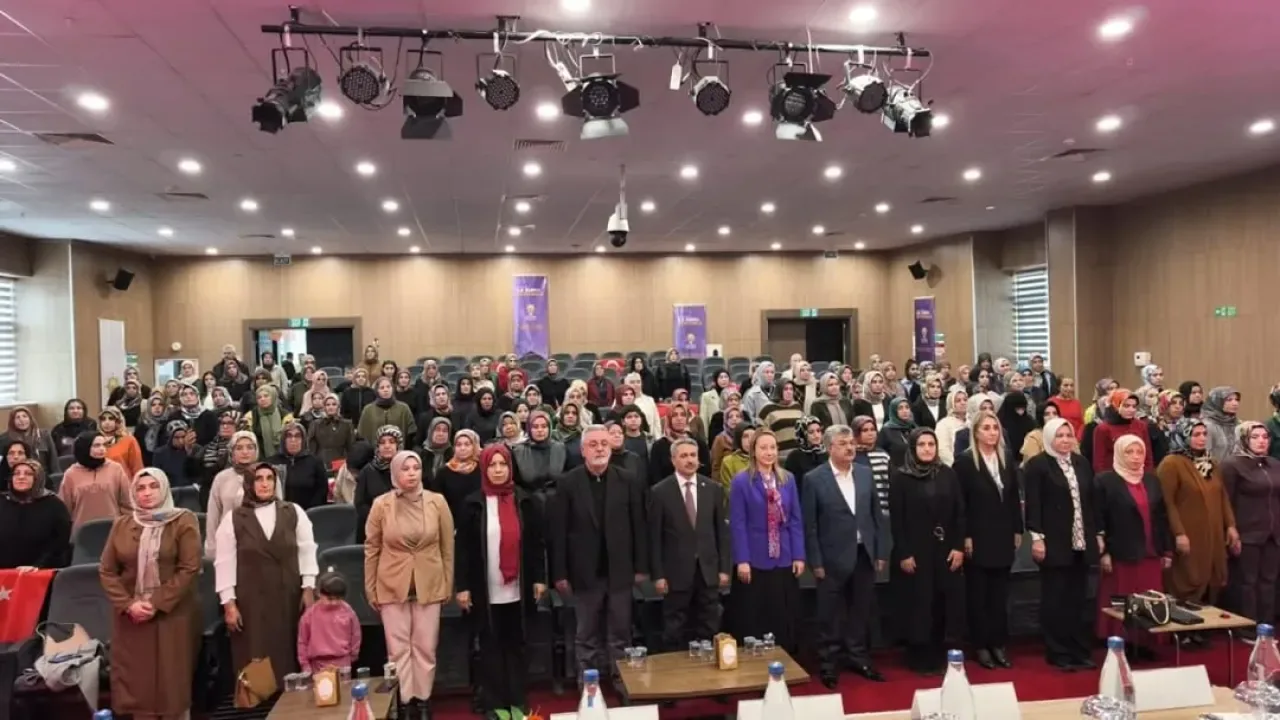 Adıyaman'da Kadın Kolları Danışma Meclisi Toplantısı Gerçekleştirildi Adıyaman'da Kadın Kolları Danışma Meclisi Toplantısı Gerçekleştirildi