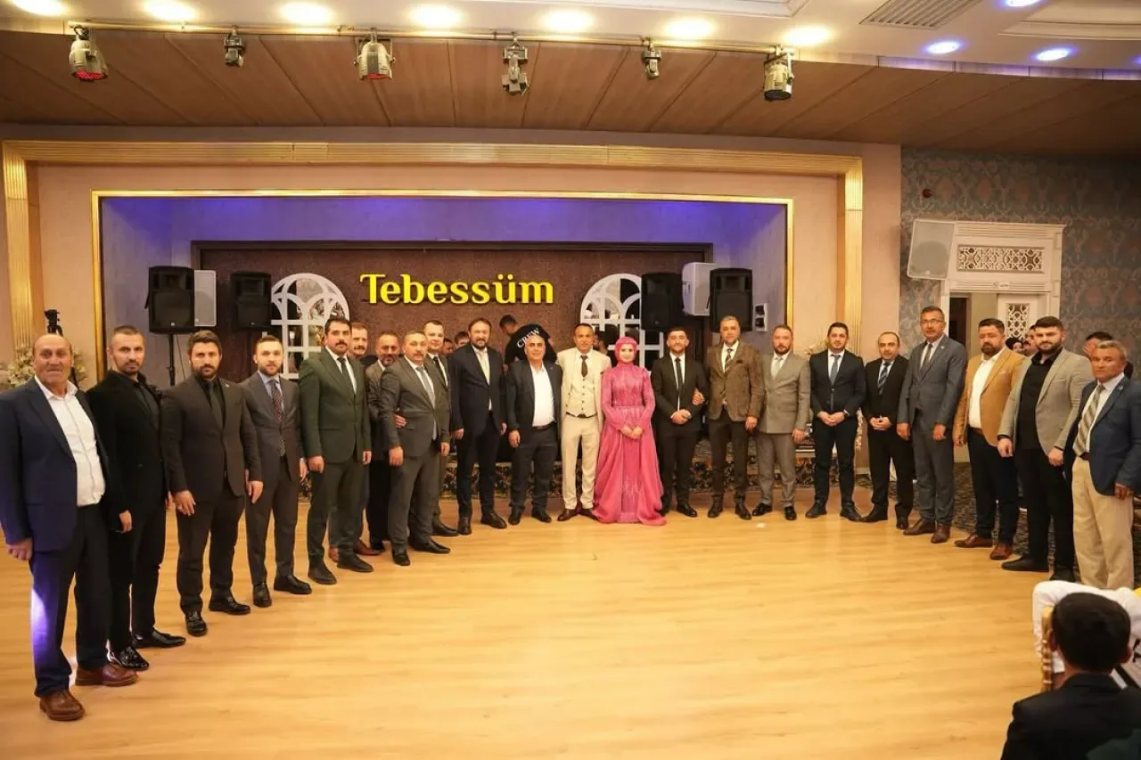 MHP Ankara İl Yönetimi, Çubuklu Üyenin Nişan Töreninde MHP Ankara İl Yönetimi, Çubuklu Üyenin Nişan Töreninde