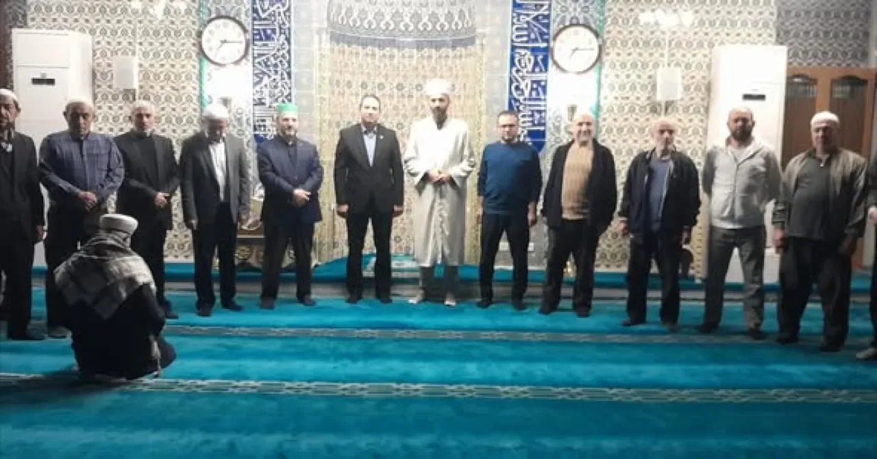 Saadet Partisi Bağcılar İlçe Başkanlığı Sabah Namazı Buluşmasını Gerçekleştirdi Saadet Partisi Bağcılar İlçe Başkanlığı Sabah Namazı Buluşmasını Gerçekleştirdi