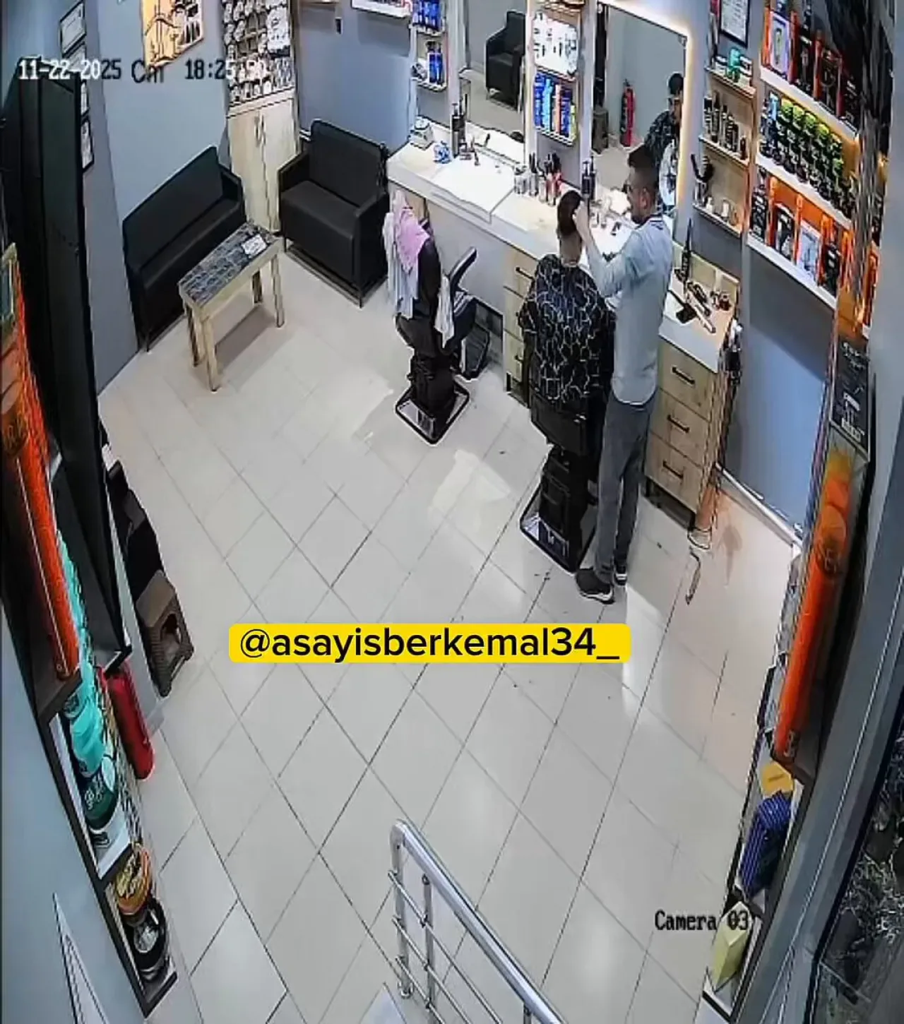 Sinop'ta Berbere Silahlı Saldırı Sinop'ta Berbere Silahlı Saldırı