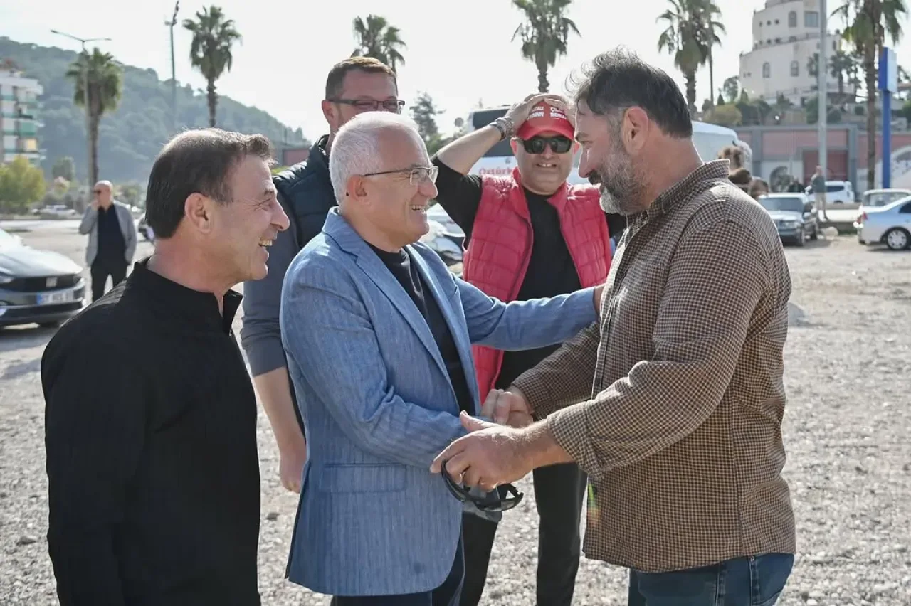 Kumluca'da Geleneksel Pilav ve Havut Giydirme Töreni Düzenlendi Kumluca'da Geleneksel Pilav ve Havut Giydirme Töreni Düzenlendi