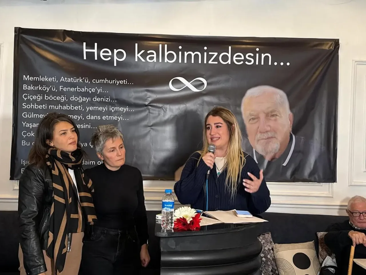 Bakırköy'de Ziya Çıkıt Anıldı Bakırköy'de Ziya Çıkıt Anıldı