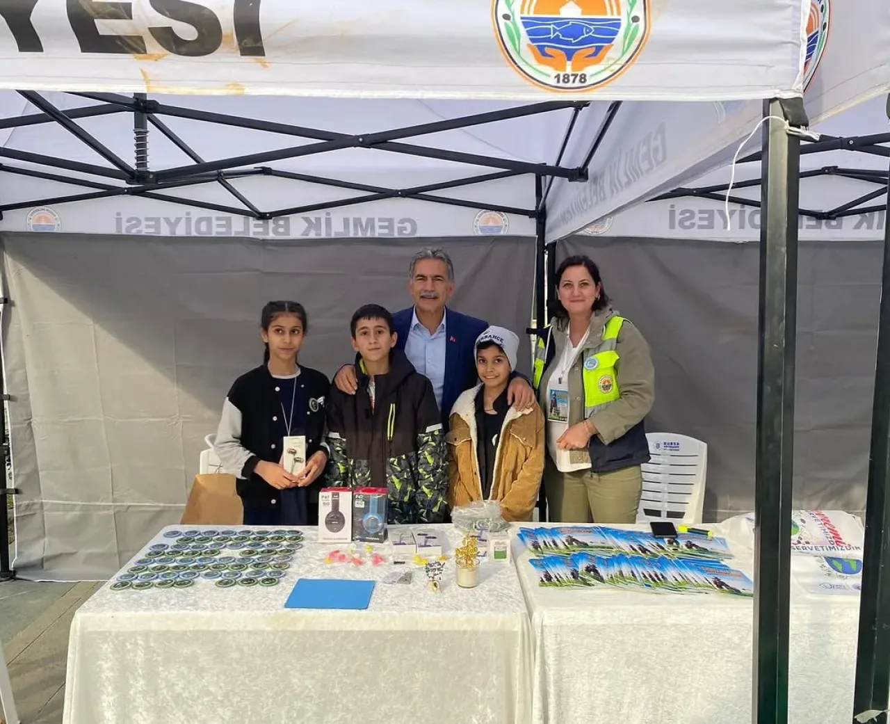 Gemlik'te Çocukların Elektronik Atık Toplama Etkinliği Çevreye Kazandırıyor Gemlik'te Çocukların Elektronik Atık Toplama Etkinliği Çevreye Kazandırıyor